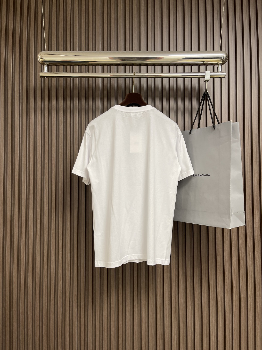 🛒🛒Celine 描边字母印花圆领短袖T恤，纯棉质面料、撞色字母印花、宽松版型、圆领短袖、衣领饰有罗纹、