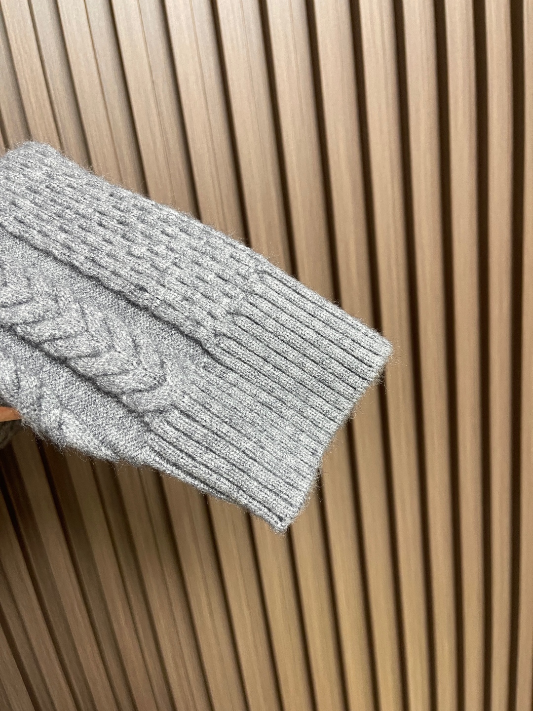 🛒🛒loro Piana lP🆕 秋冬新款半拉练针织毛衣，经典设计感与颜值爆棚的外套，品质更是无法挑剔品