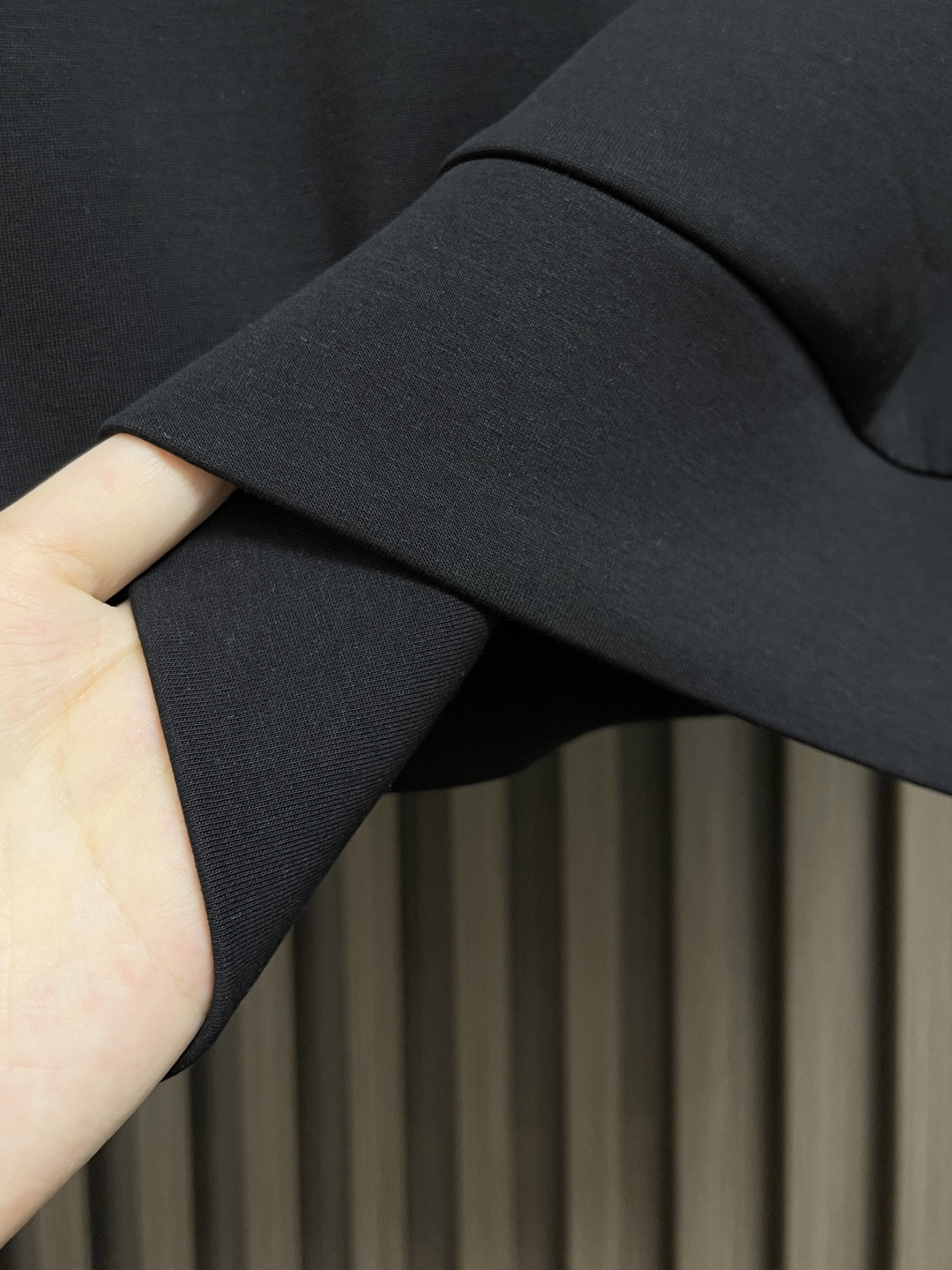 🛒🛒LV 2025FW早秋涂鸦logo标识圆领卫衣，logo 标识精致升级，420克双股大毛圈面料同缸染