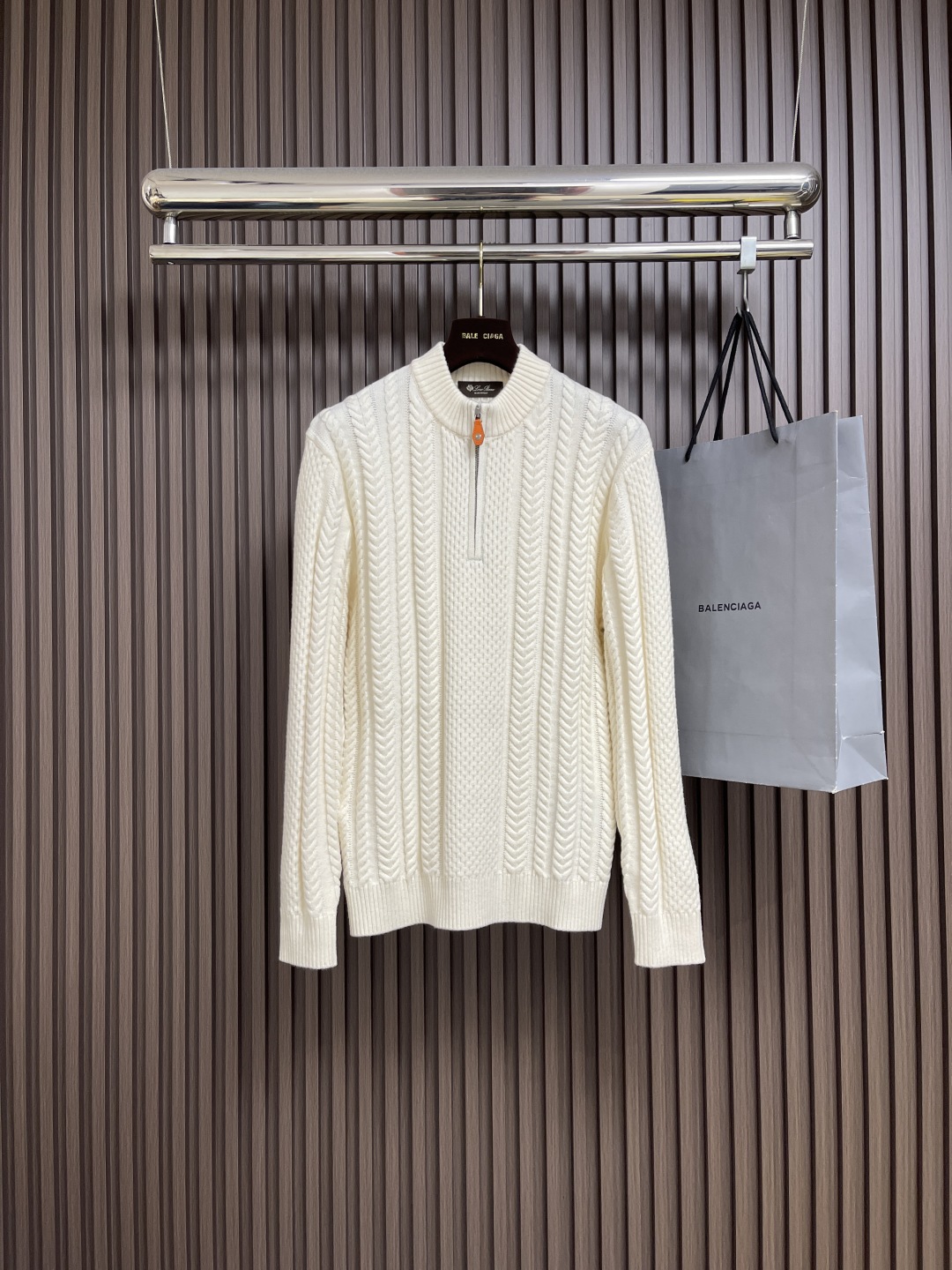 🛒🛒loro Piana lP🆕 秋冬新款半拉练针织毛衣，经典设计感与颜值爆棚的外套，品质更是无法挑剔品