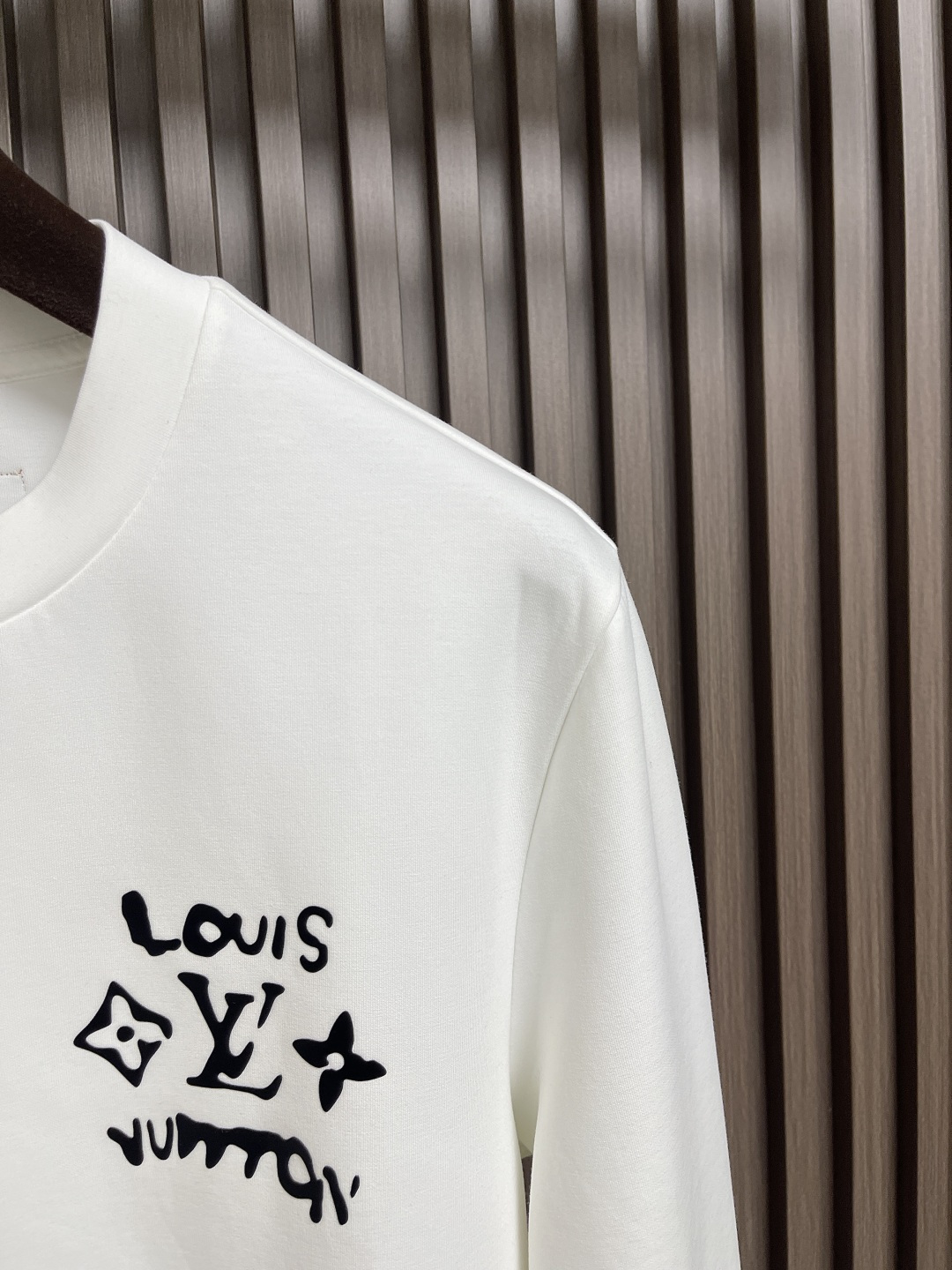 🛒🛒LV 2025FW早秋涂鸦logo标识圆领卫衣，logo 标识精致升级，420克双股大毛圈面料同缸染