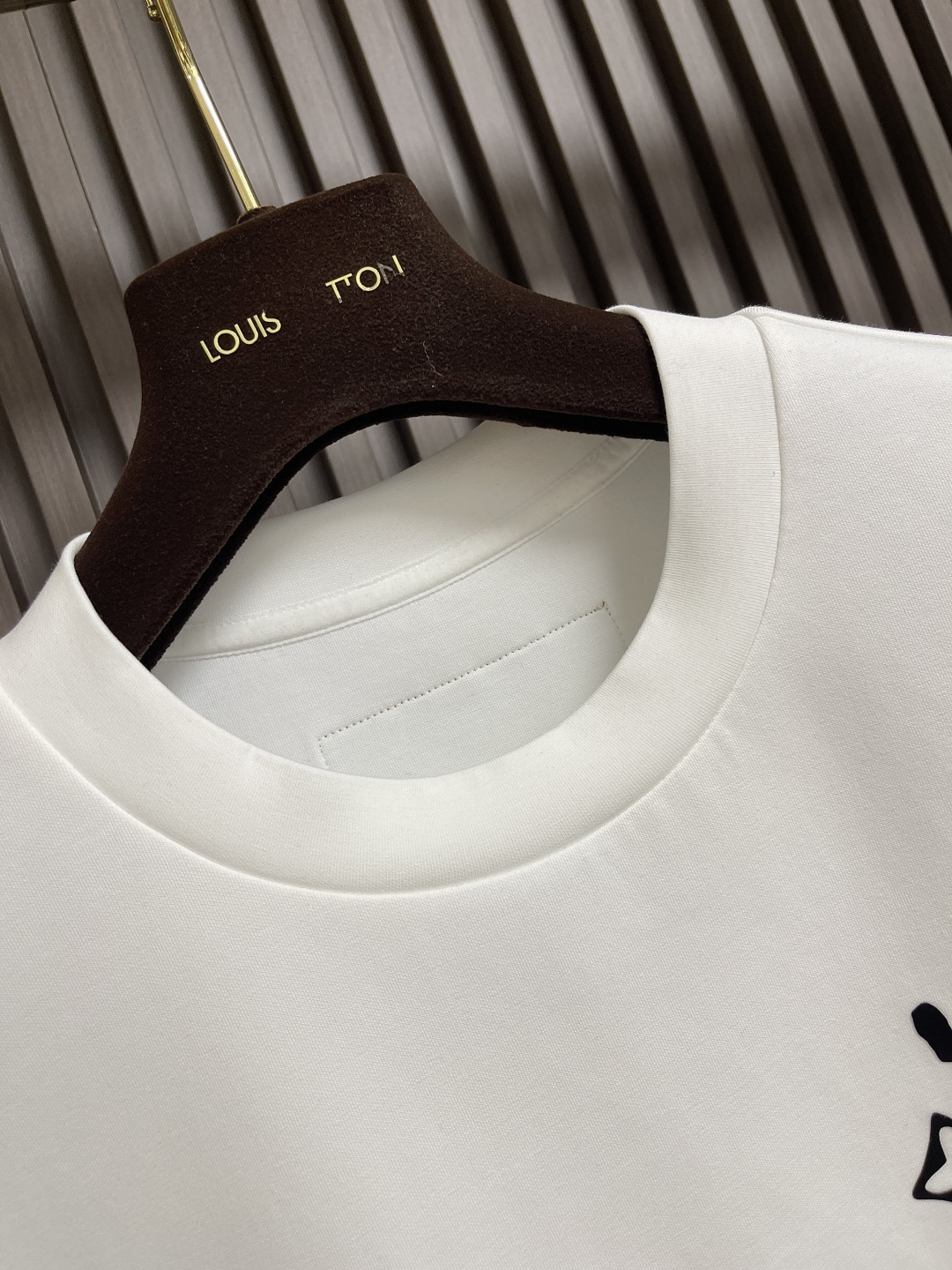 🛒🛒LV 2025FW早秋涂鸦logo标识圆领卫衣，logo 标识精致升级，420克双股大毛圈面料同缸染