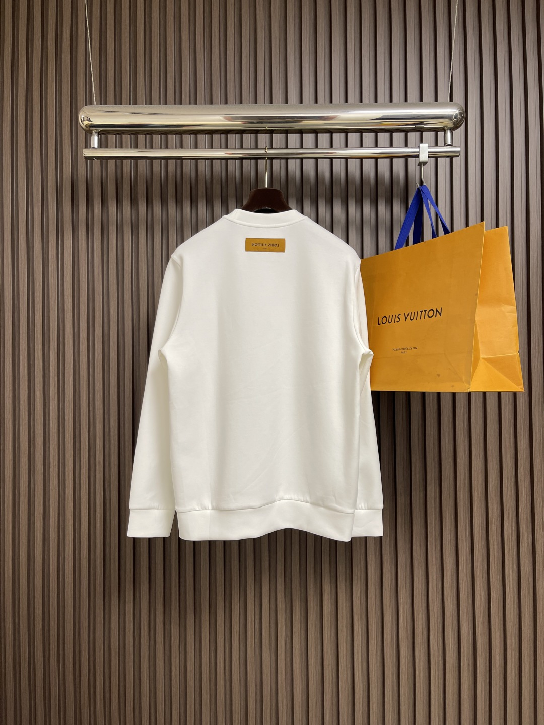 🛒🛒LV 2025FW早秋涂鸦logo标识圆领卫衣，logo 标识精致升级，420克双股大毛圈面料同缸染