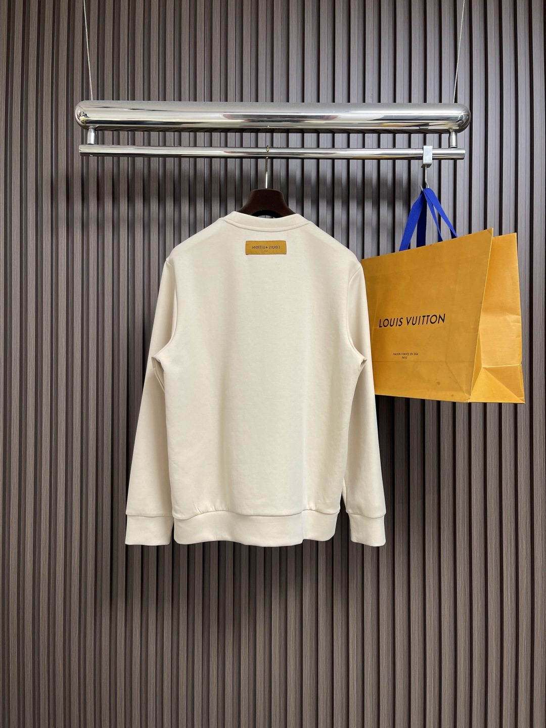 🛒🛒LV 2025FW早秋涂鸦logo标识圆领卫衣，logo 标识精致升级，420克双股大毛圈面料同缸染