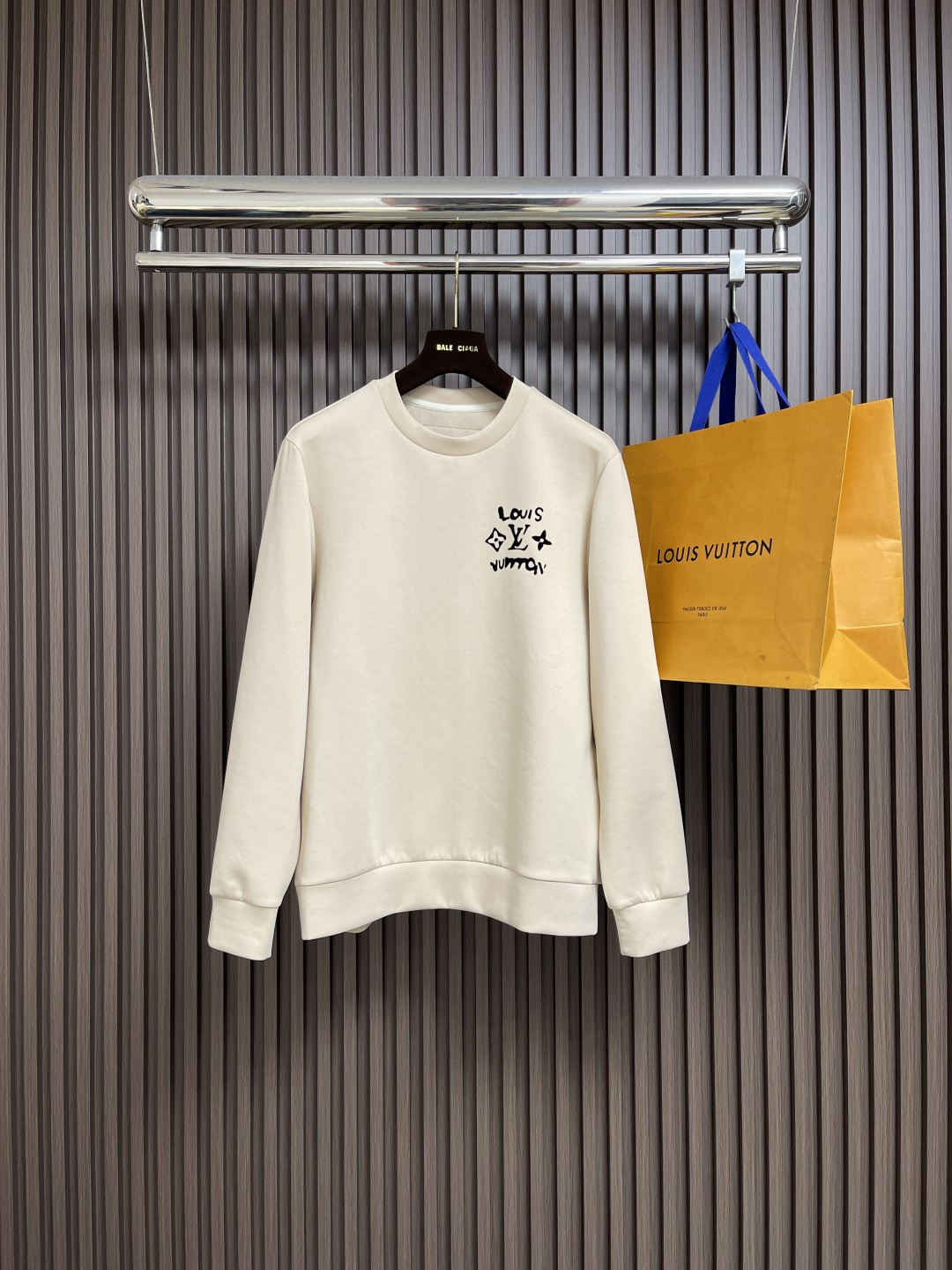 🛒🛒LV 2025FW早秋涂鸦logo标识圆领卫衣，logo 标识精致升级，420克双股大毛圈面料同缸染