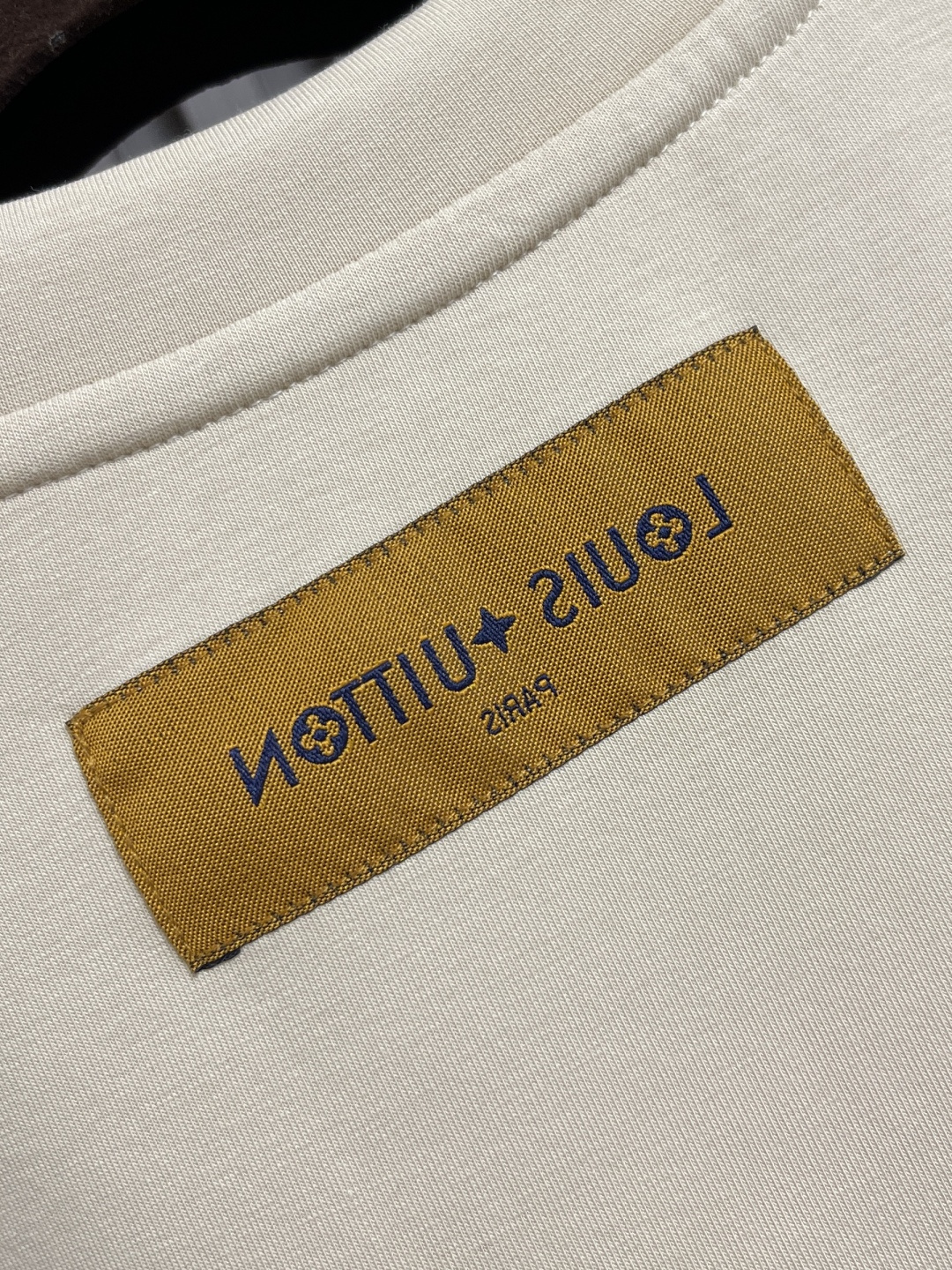 🛒🛒LV 2025FW早秋涂鸦logo标识圆领卫衣，logo 标识精致升级，420克双股大毛圈面料同缸染