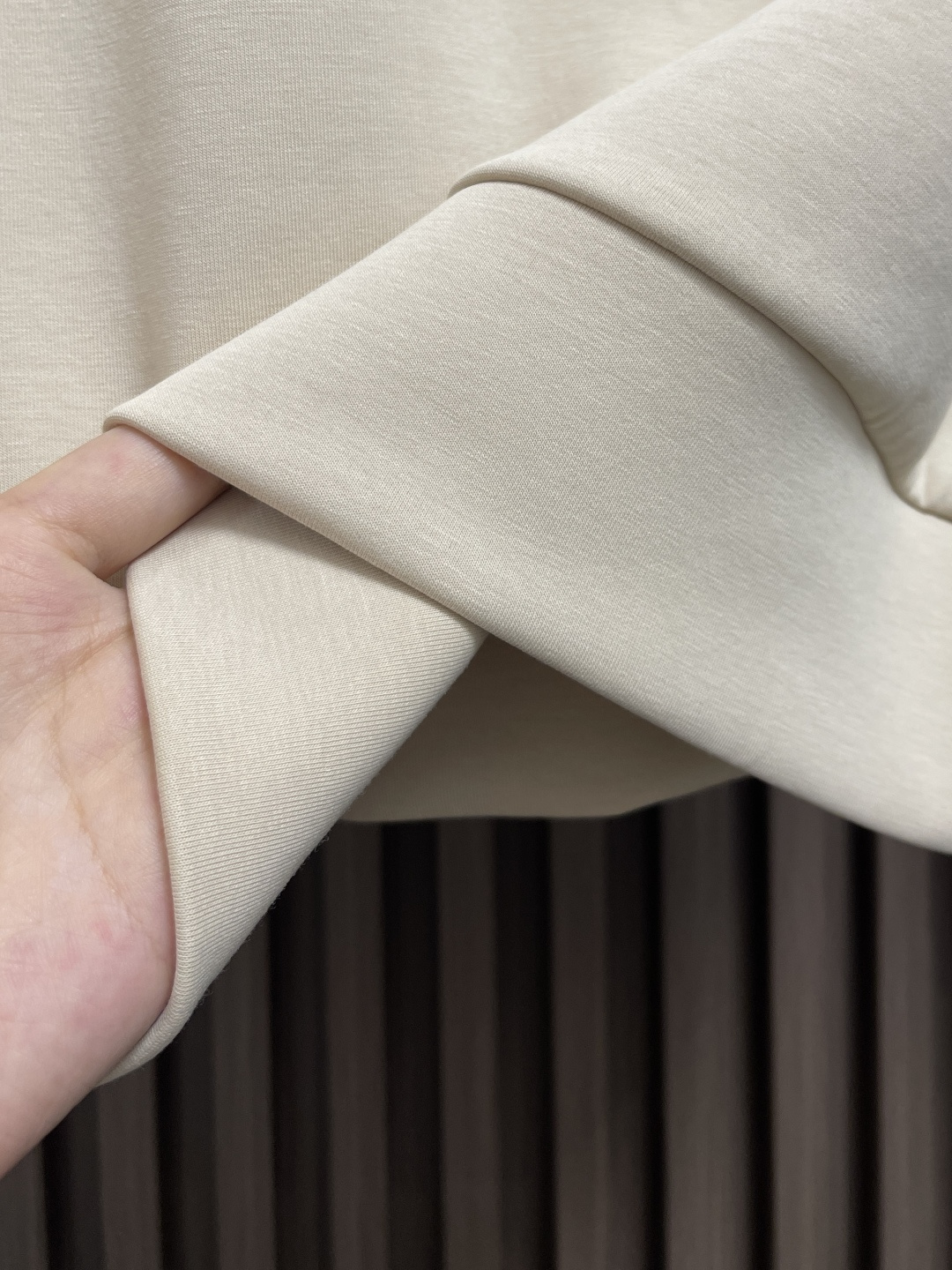 🛒🛒LV 2025FW早秋涂鸦logo标识圆领卫衣，logo 标识精致升级，420克双股大毛圈面料同缸染