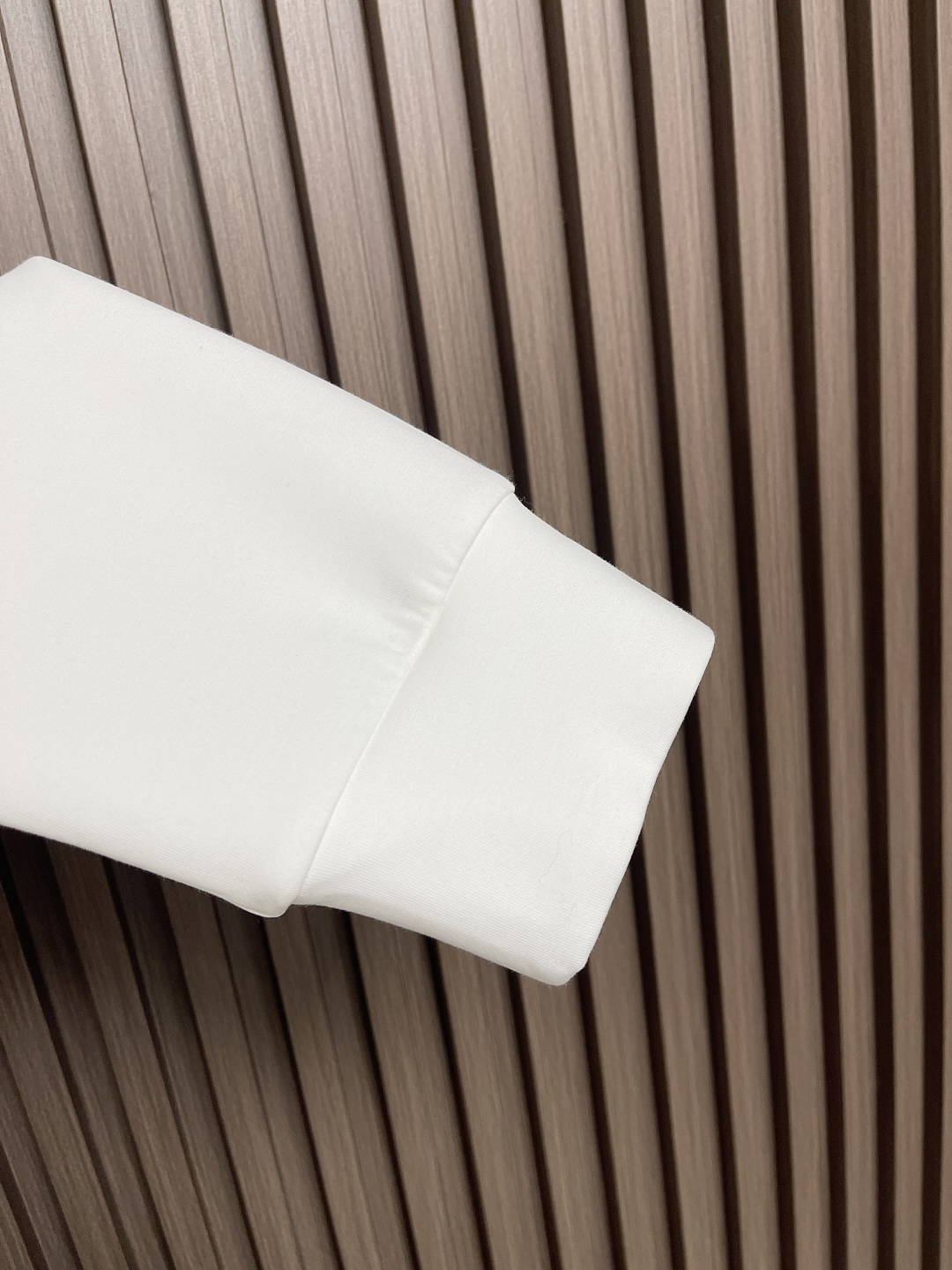 🛒🛒Dior 2025ss字母立体印花圆领卫衣，棉质起绒鱼鳞底面料、立体标志印花、圆领卫衣版型、罗纹底边