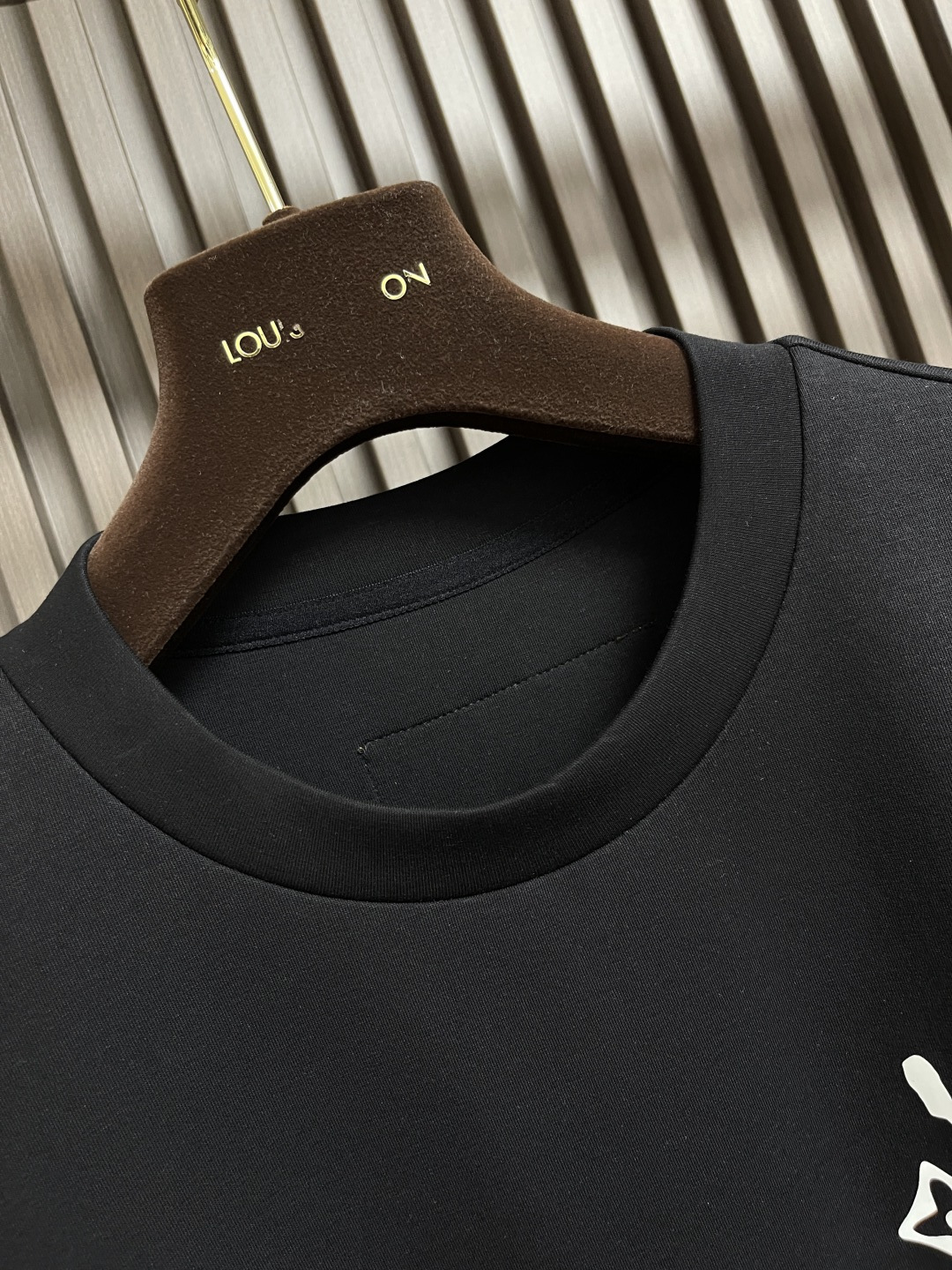 🛒🛒LV 2025FW早秋涂鸦logo标识圆领卫衣，logo 标识精致升级，420克双股大毛圈面料同缸染