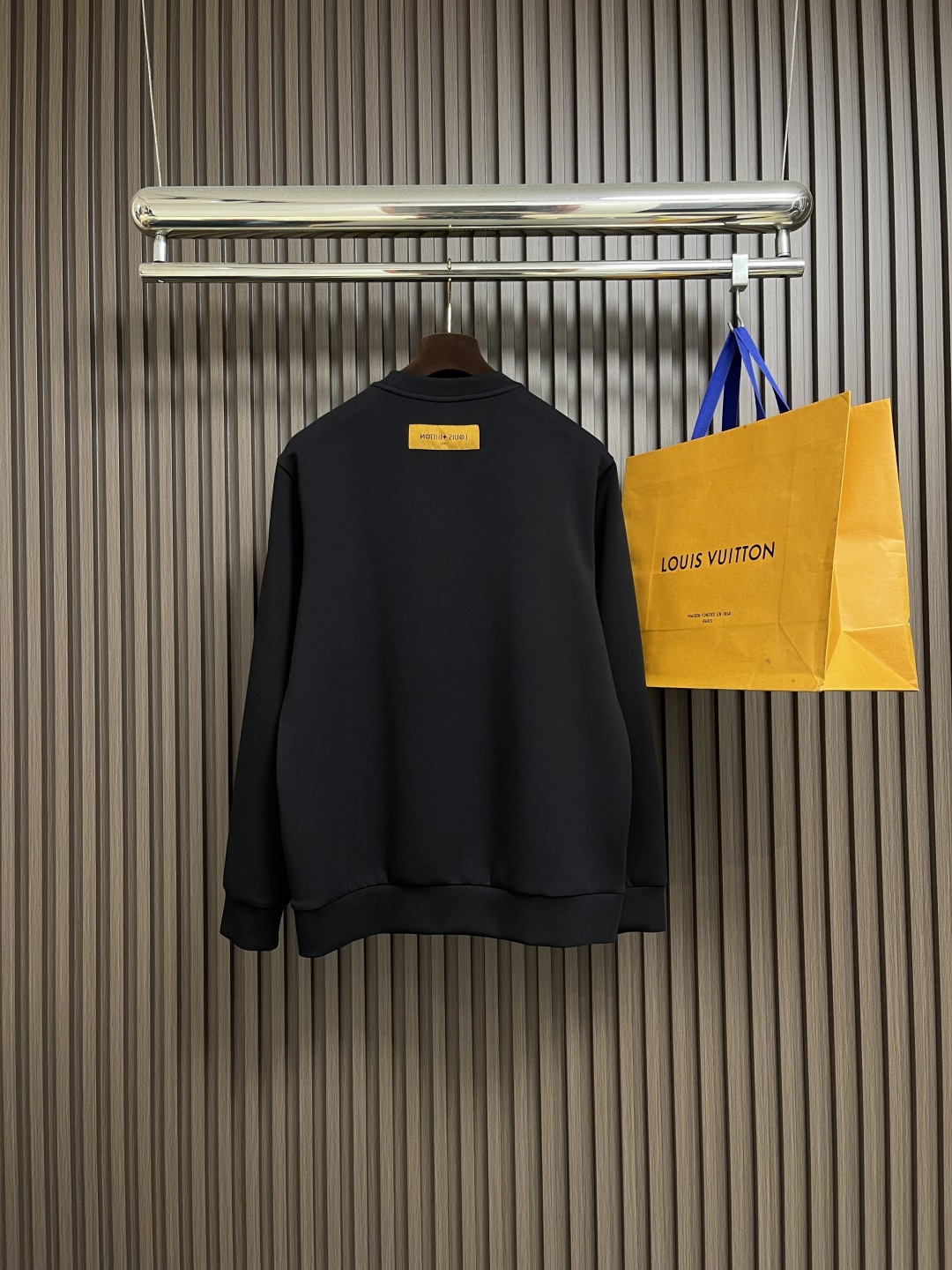 🛒🛒LV 2025FW早秋涂鸦logo标识圆领卫衣，logo 标识精致升级，420克双股大毛圈面料同缸染