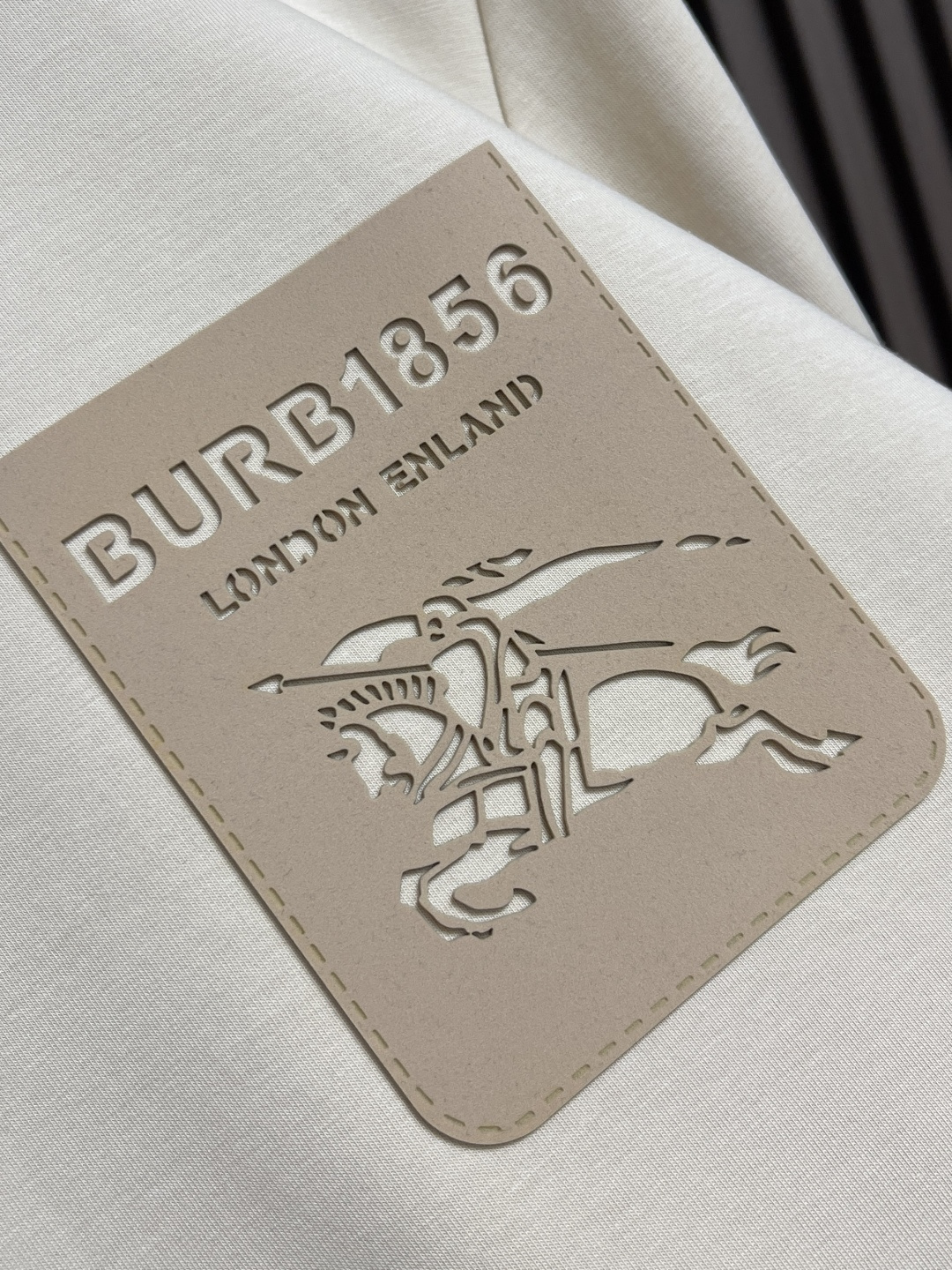 🛒🛒Burberry 2025SS新款镂空战马标识圆领卫衣，面料精选26s双纱与底10s绒纱面料，罗纹部