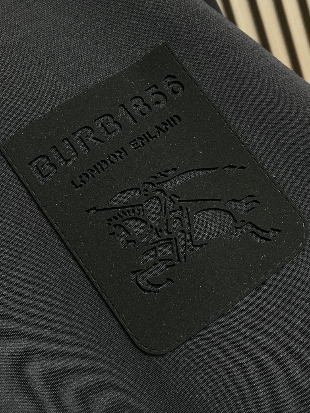 🛒🛒Burberry 2025SS新款镂空战马标识圆领卫衣，面料精选26s双纱与底10s绒纱面料，罗纹部