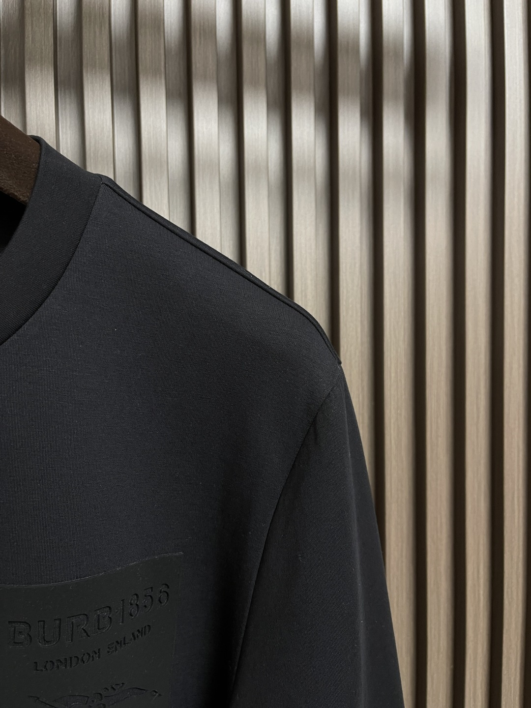 🛒🛒Burberry 2025SS新款镂空战马标识圆领卫衣，面料精选26s双纱与底10s绒纱面料，罗纹部