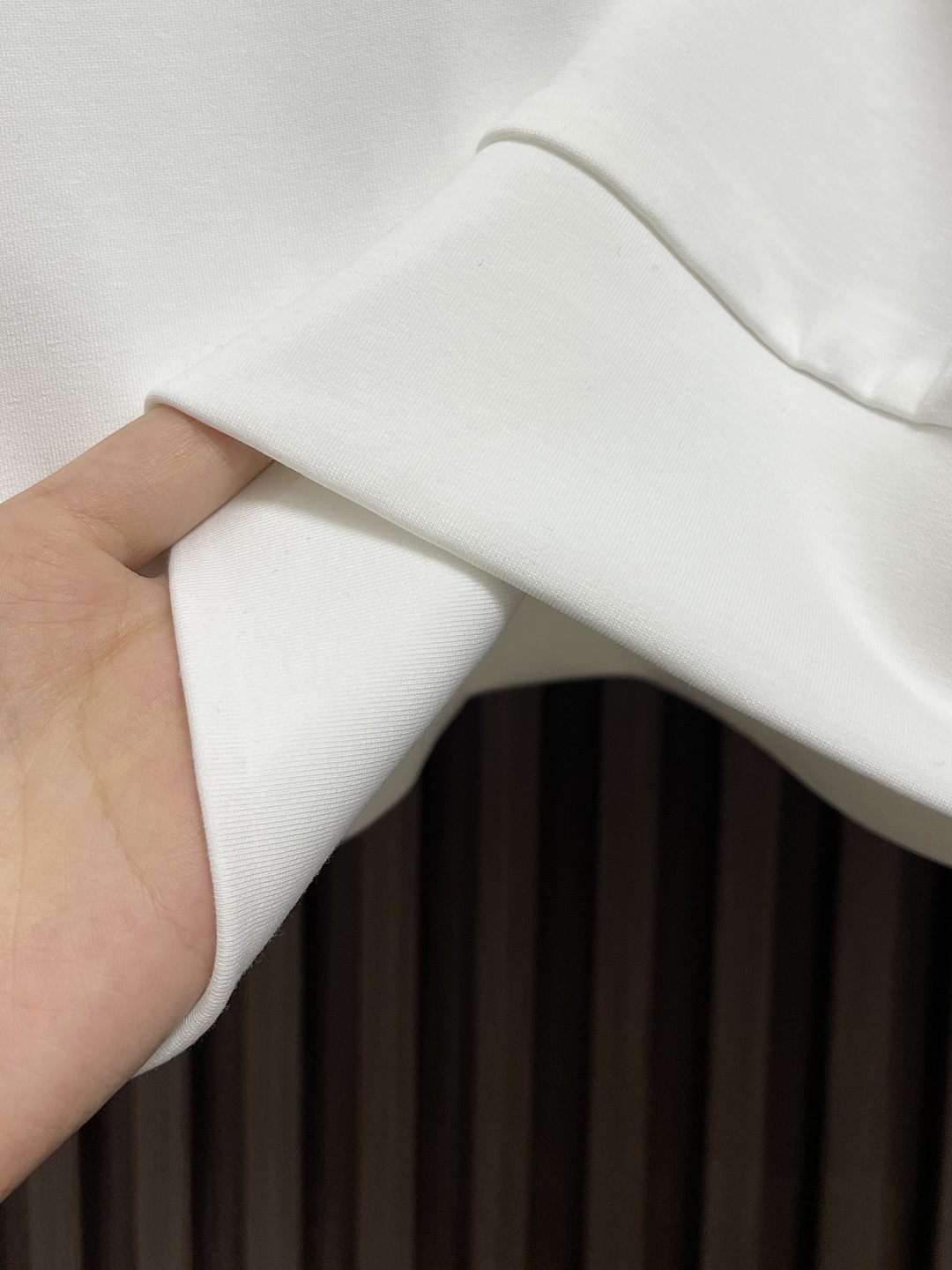 🛒🛒Dior 2025ss字母立体印花圆领卫衣，棉质起绒鱼鳞底面料、立体标志印花、圆领卫衣版型、罗纹底边