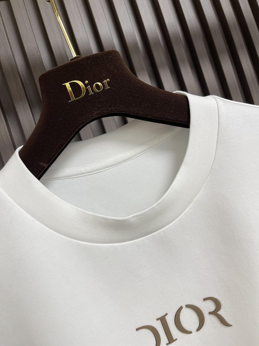 🛒🛒Dior 2025ss字母立体印花圆领卫衣，棉质起绒鱼鳞底面料、立体标志印花、圆领卫衣版型、罗纹底边