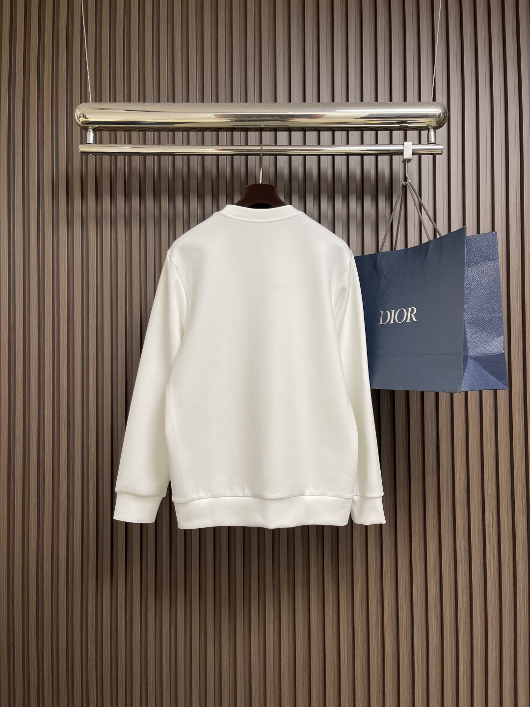 🛒🛒Dior 2025ss字母立体印花圆领卫衣，棉质起绒鱼鳞底面料、立体标志印花、圆领卫衣版型、罗纹底边