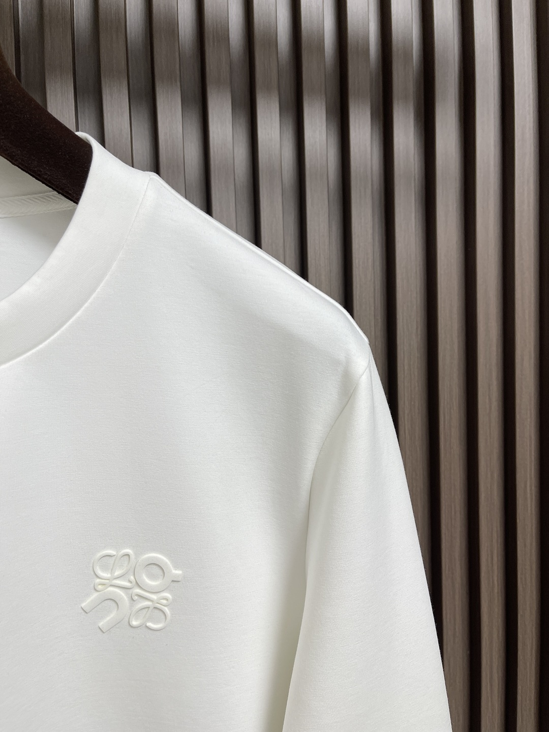 🛒🛒loewe 2025ss昂跑联名秋冬新款圆领卫衣．os版型不挑人．双层工艺结合．色彩及立体感表现出色