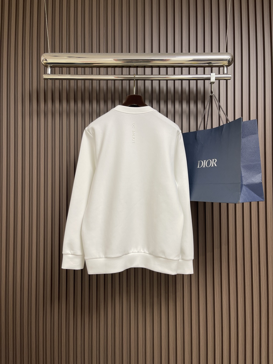 🛒🛒loewe 2025ss昂跑联名秋冬新款圆领卫衣．os版型不挑人．双层工艺结合．色彩及立体感表现出色