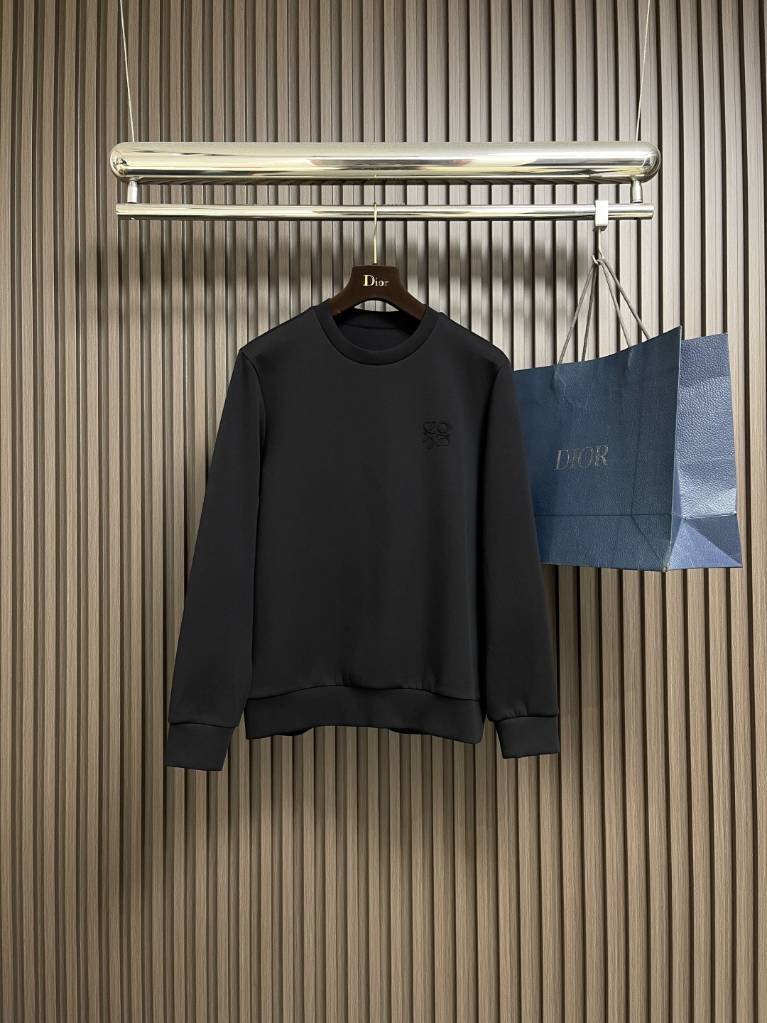 🛒🛒loewe 2025ss昂跑联名秋冬新款圆领卫衣．os版型不挑人．双层工艺结合．色彩及立体感表现出色