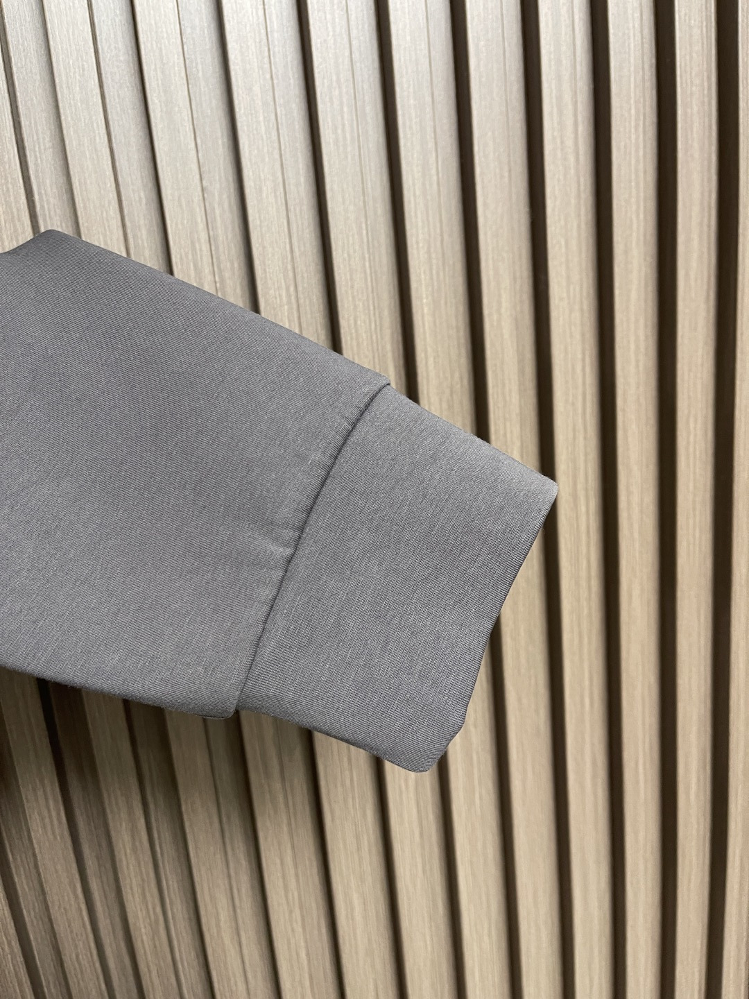 🛒🛒loewe 2025ss昂跑联名秋冬新款圆领卫衣．os版型不挑人．双层工艺结合．色彩及立体感表现出色