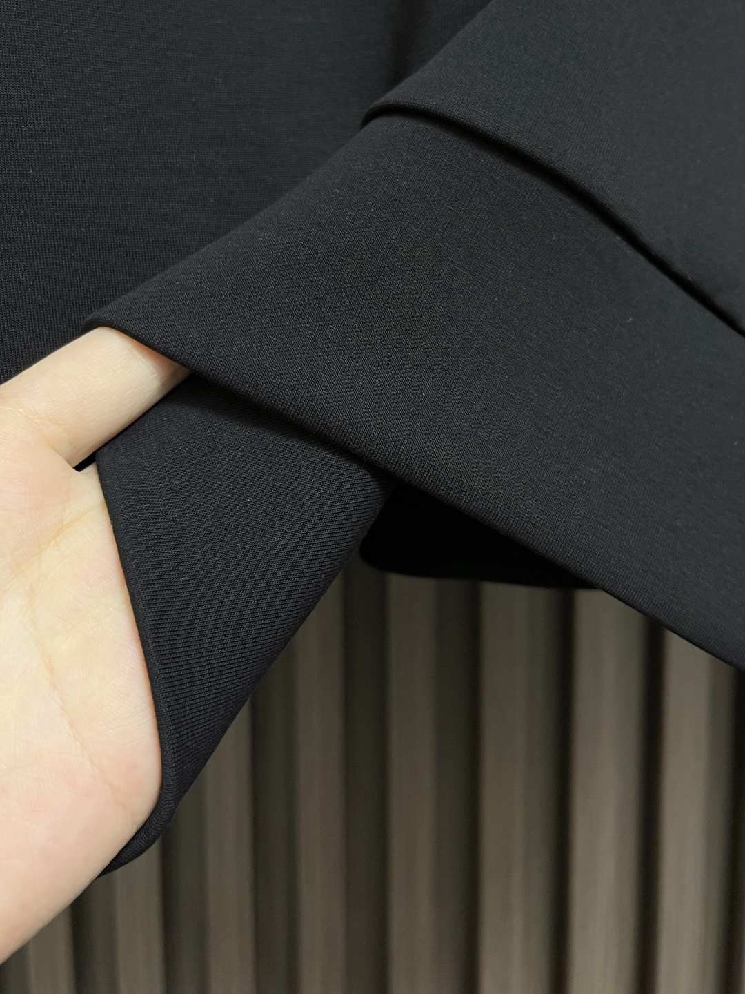 🛒🛒loewe 2025ss昂跑联名秋冬新款圆领卫衣．os版型不挑人．双层工艺结合．色彩及立体感表现出色