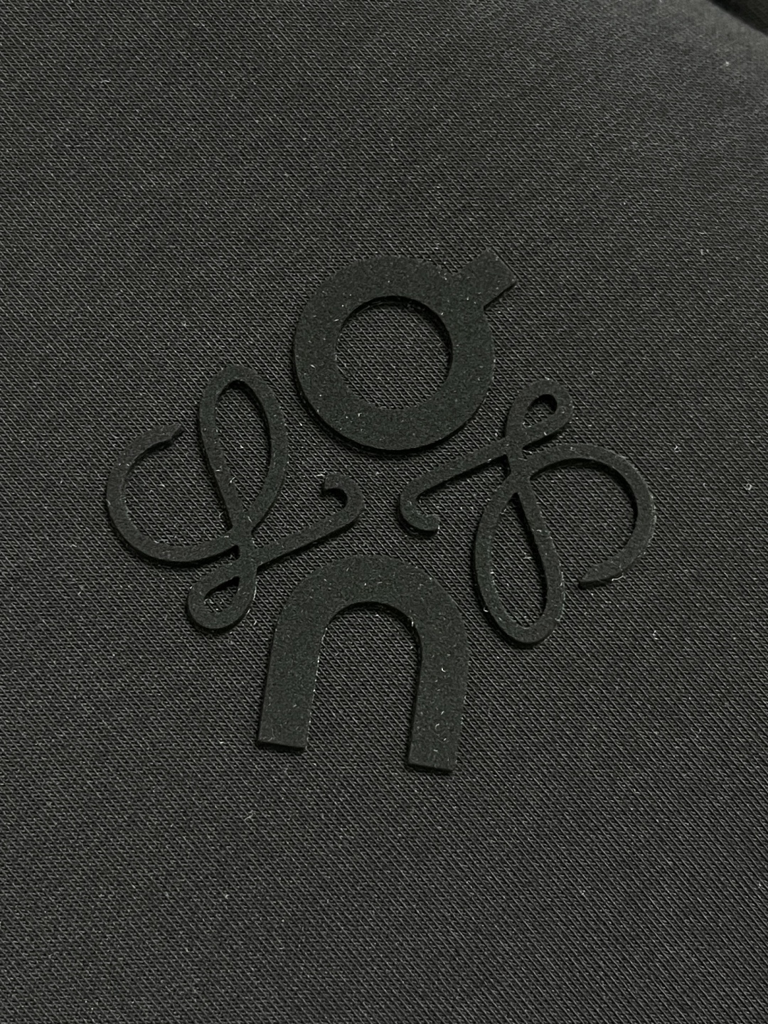 🛒🛒loewe 2025ss昂跑联名秋冬新款圆领卫衣．os版型不挑人．双层工艺结合．色彩及立体感表现出色