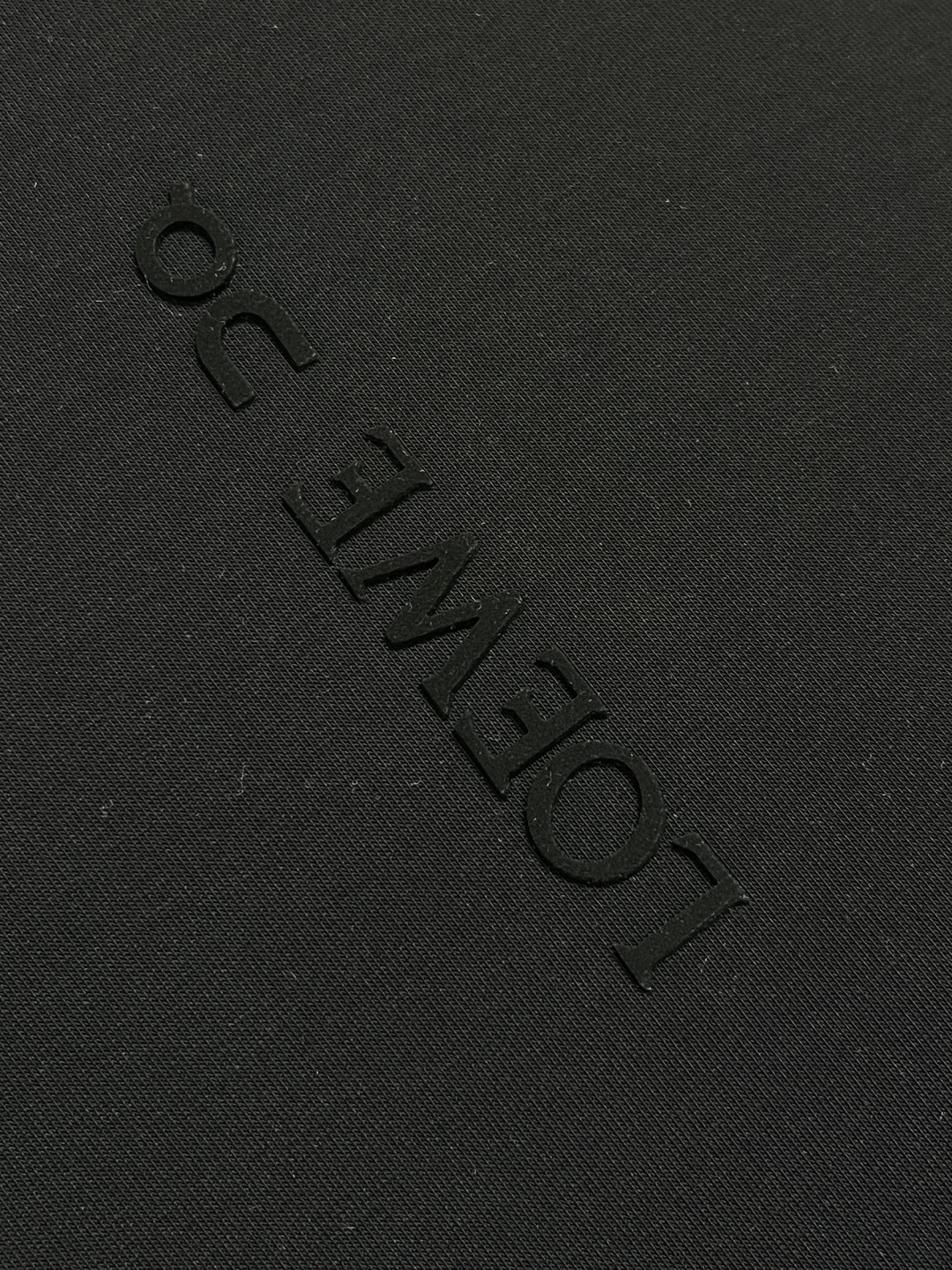 🛒🛒loewe 2025ss昂跑联名秋冬新款圆领卫衣．os版型不挑人．双层工艺结合．色彩及立体感表现出色