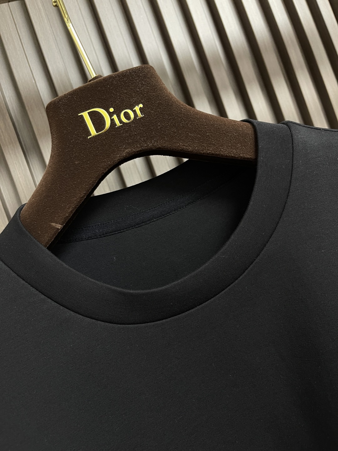 🛒🛒loewe 2025ss昂跑联名秋冬新款圆领卫衣．os版型不挑人．双层工艺结合．色彩及立体感表现出色