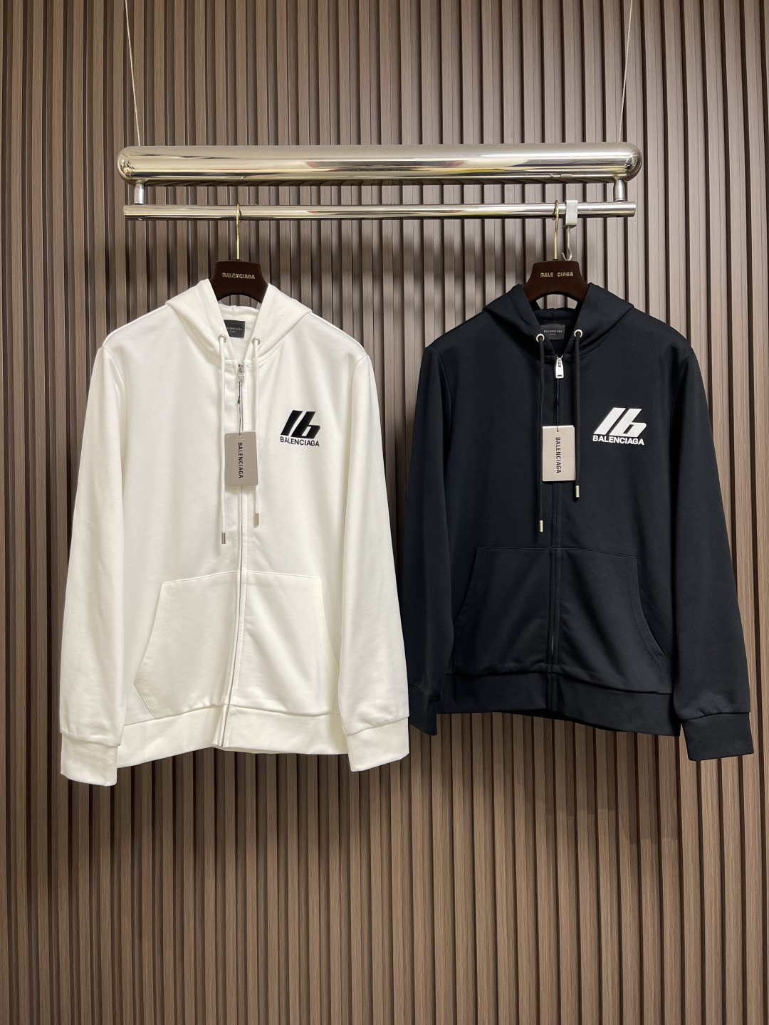 🛒🛒BALENCIAGA 巴黎世家logo标识印花拉链连帽卫衣，定织420G重磅鱼鳞毛圈面料抓绒处理，订