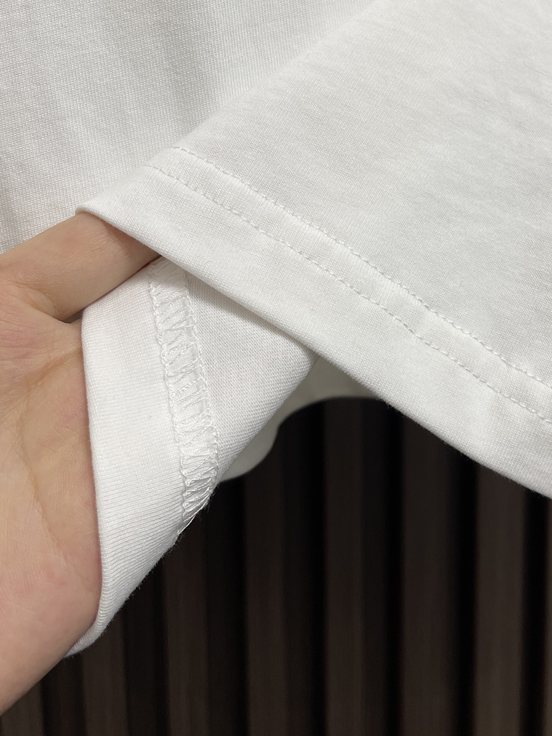 🛒🛒Burberry 2025s早秋新款长袖T恤，基础款推荐！百搭战神！胸前B家经典战马图形立体印花设计