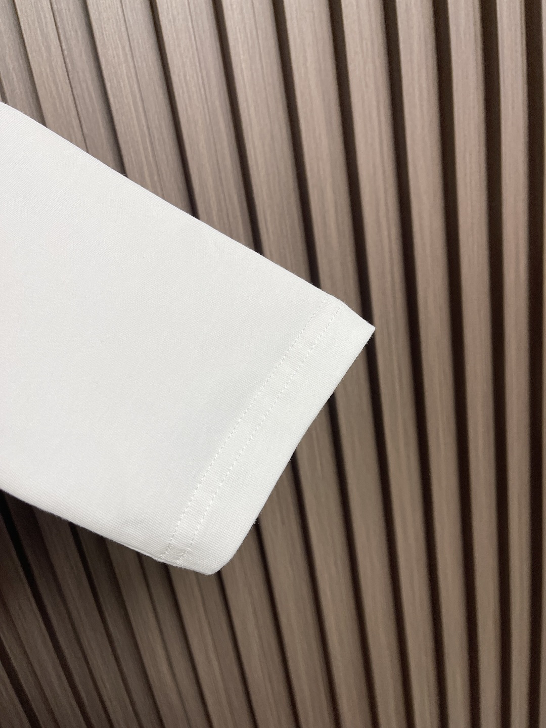 🛒🛒Burberry 2025s早秋新款长袖T恤，基础款推荐！百搭战神！胸前B家经典战马图形立体印花设计