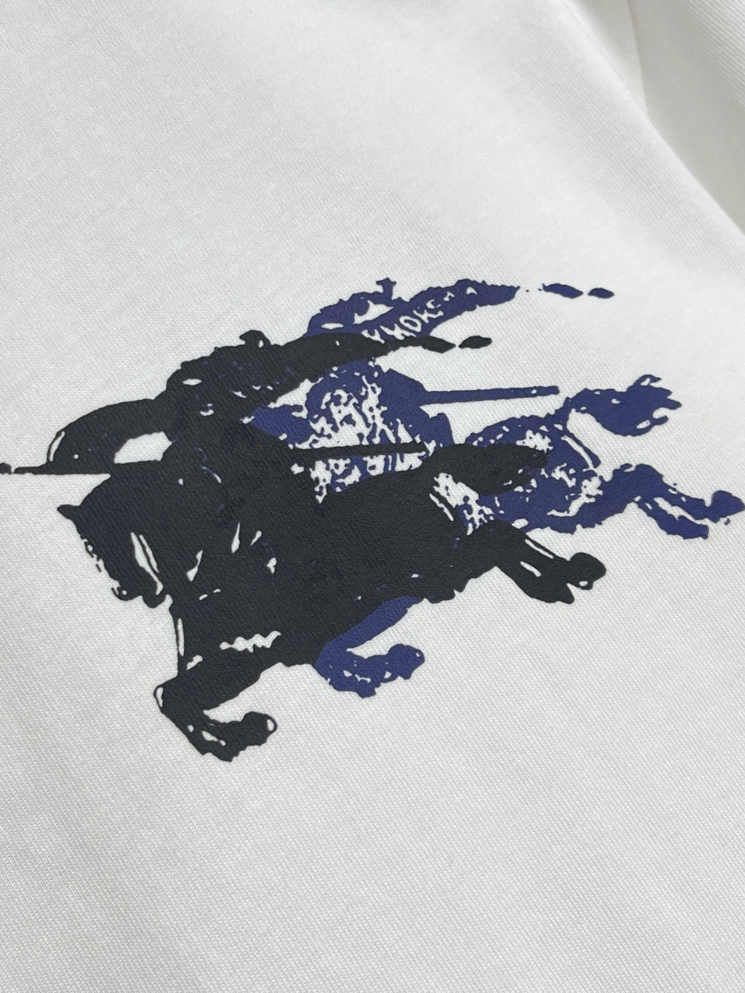 🛒🛒Burberry 2025s早秋新款长袖T恤，基础款推荐！百搭战神！胸前B家经典战马图形立体印花设计