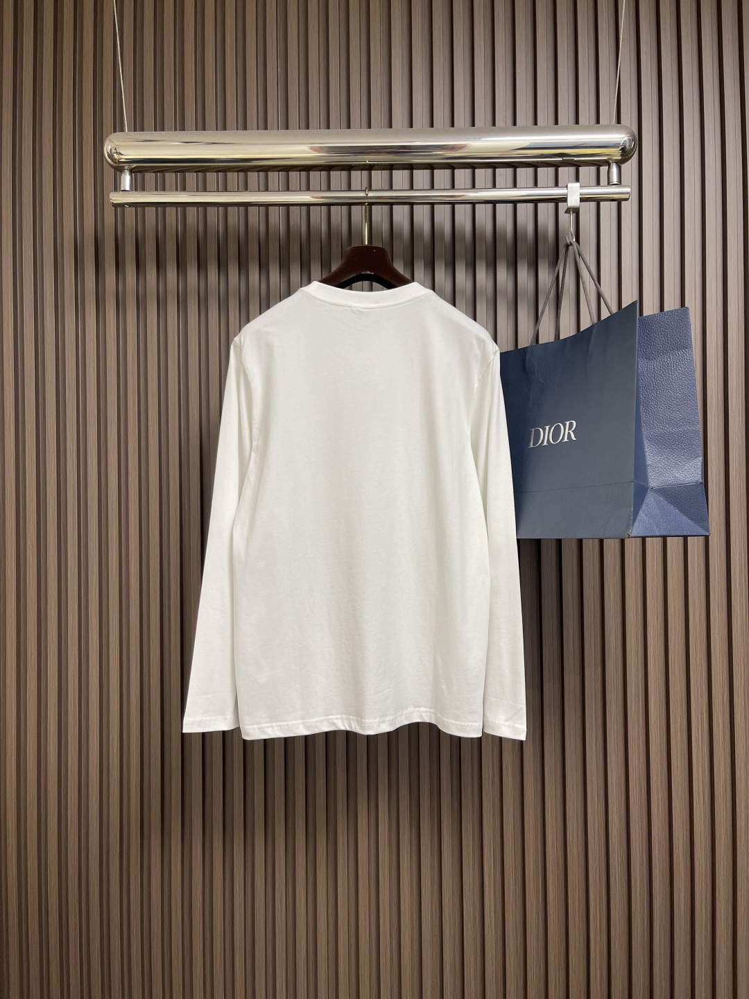 🛒🛒Burberry 2025s早秋新款长袖T恤，基础款推荐！百搭战神！胸前B家经典战马图形立体印花设计