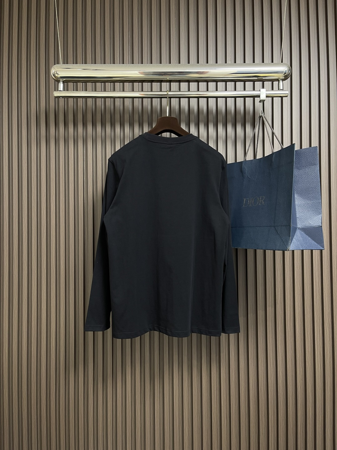 🛒🛒Burberry 2025s早秋新款长袖T恤，基础款推荐！百搭战神！胸前B家经典战马图形立体印花设计