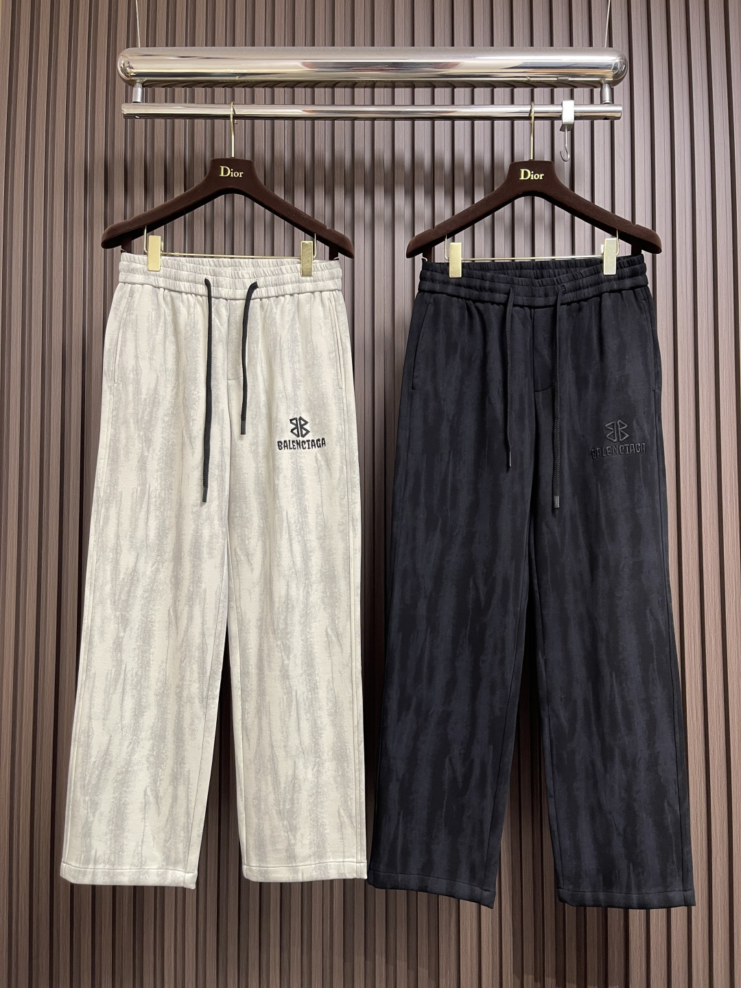 🛒🛒Balenciaga 2025SS早秋新款直筒休闲卫裤，简约时尚新款定制面料，身穿手感舒适 低调不失