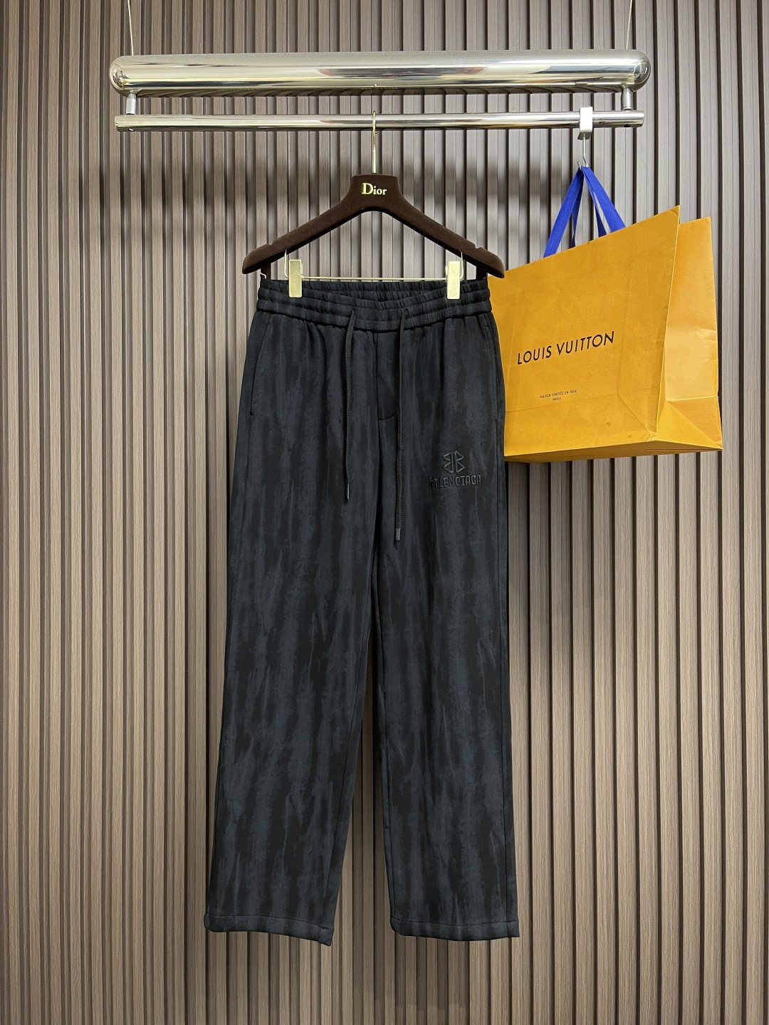 🛒🛒Balenciaga 2025SS早秋新款直筒休闲卫裤，简约时尚新款定制面料，身穿手感舒适 低调不失