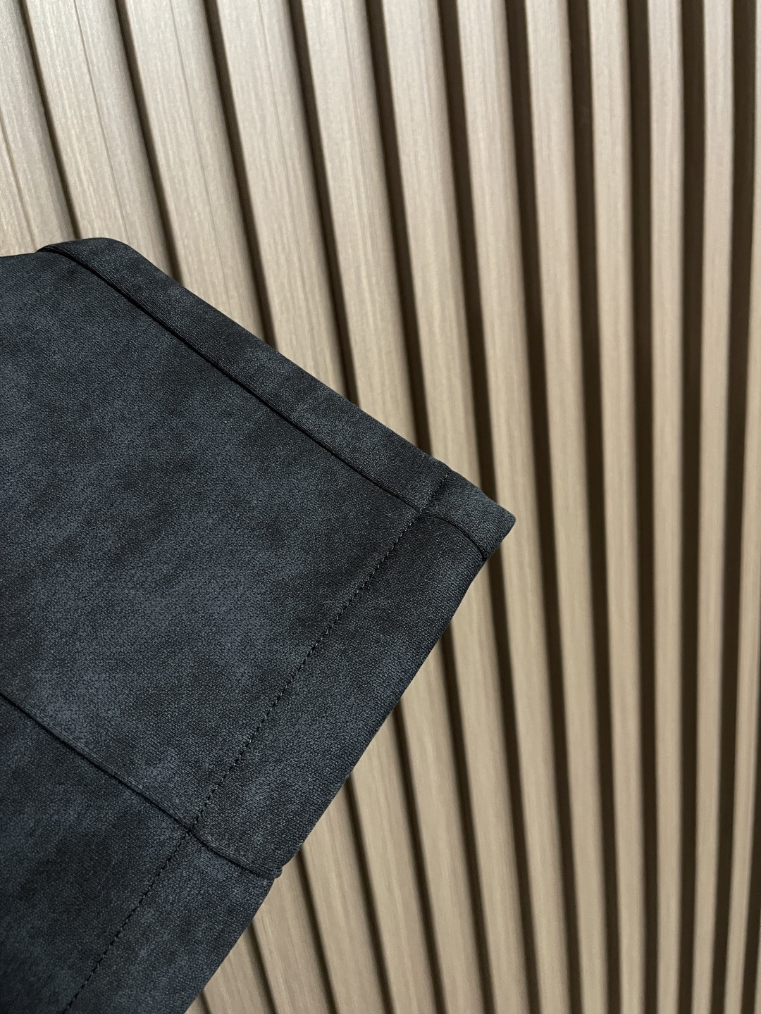 🛒🛒Prada 早秋新品直筒卫裤，面料无敌，型款设计都无可挑剔的百搭款卫裤，户外运动都美的简约休闲，五金