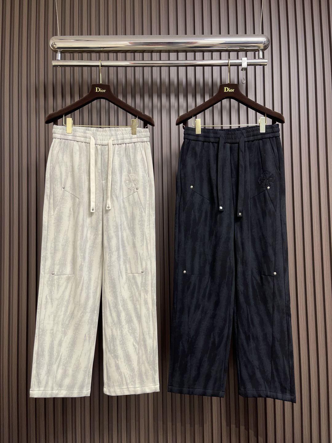 🛒🛒CH 克罗心 2025ss秋冬新款松紧裤阔腿裤，身穿着非常舒适 低调不失奢华 穿出去非常有档次，裤型