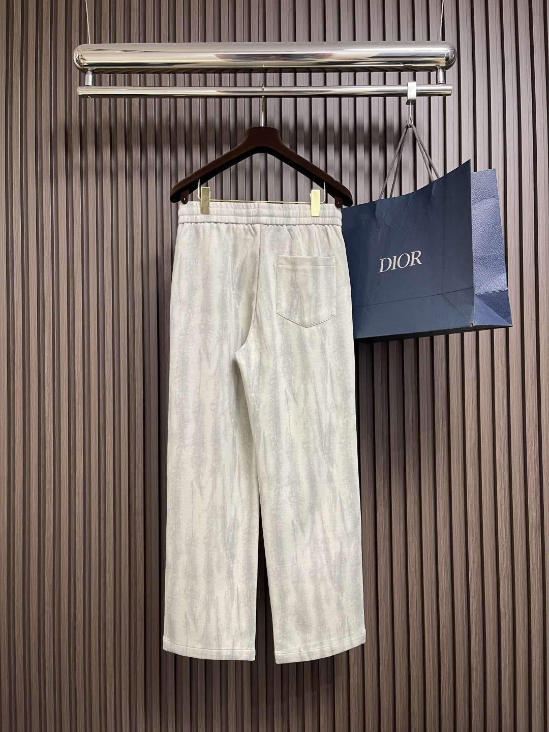 🛒🛒CH 克罗心 2025ss秋冬新款松紧裤阔腿裤，身穿着非常舒适 低调不失奢华 穿出去非常有档次，裤型