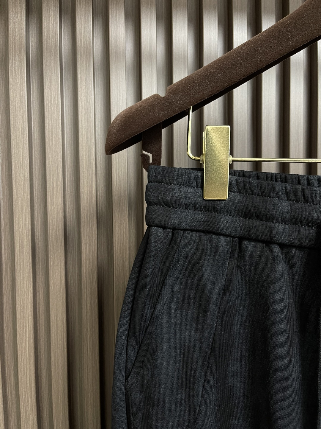 🛒🛒CH 克罗心 2025ss秋冬新款松紧裤阔腿裤，身穿着非常舒适 低调不失奢华 穿出去非常有档次，裤型