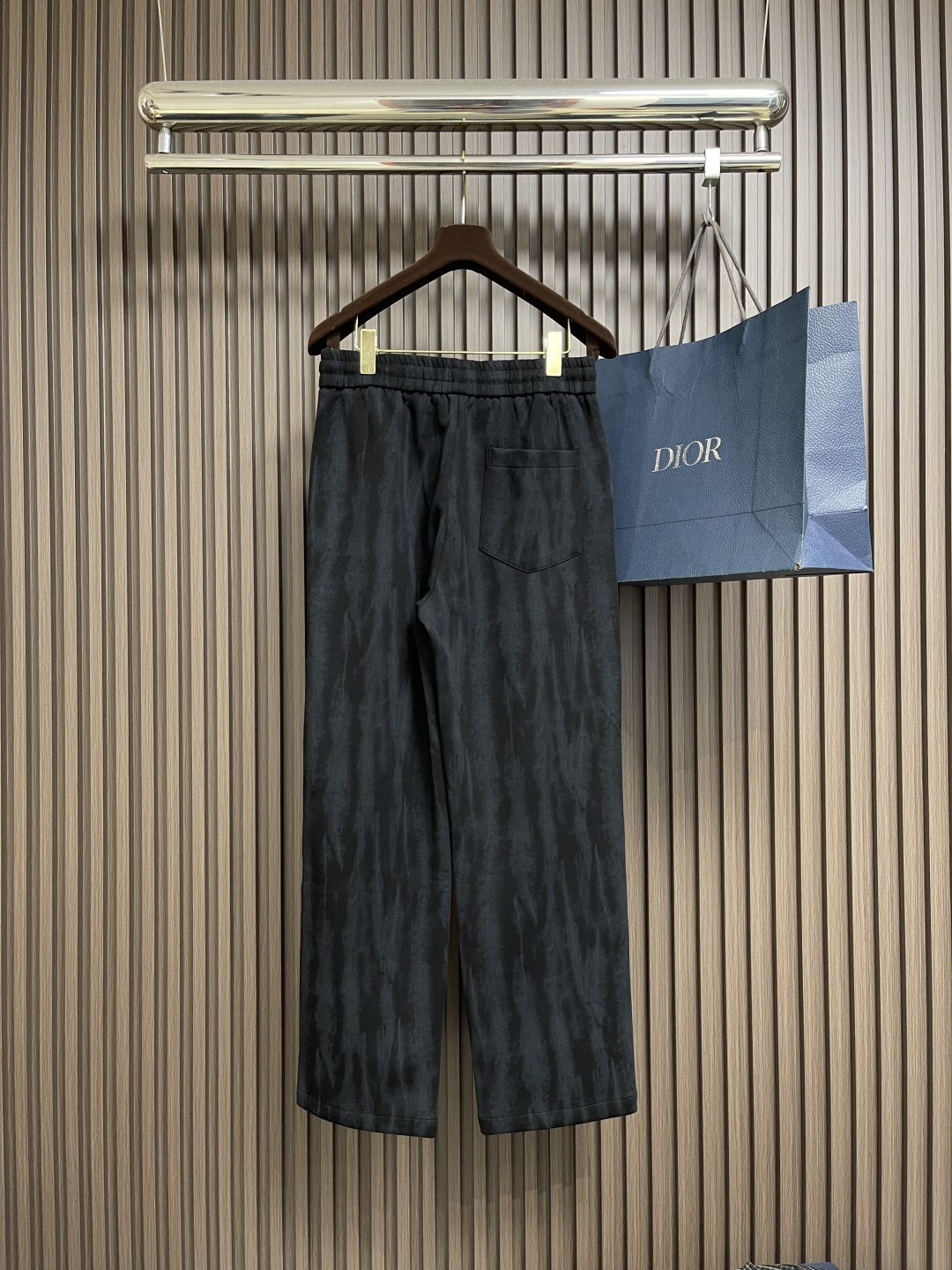 🛒🛒CH 克罗心 2025ss秋冬新款松紧裤阔腿裤，身穿着非常舒适 低调不失奢华 穿出去非常有档次，裤型