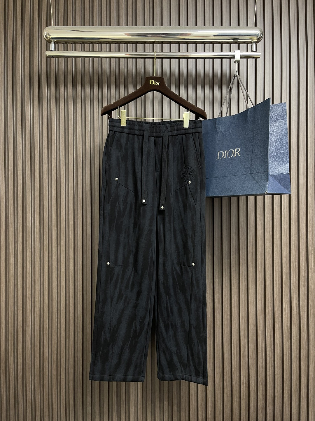 🛒🛒CH 克罗心 2025ss秋冬新款松紧裤阔腿裤，身穿着非常舒适 低调不失奢华 穿出去非常有档次，裤型