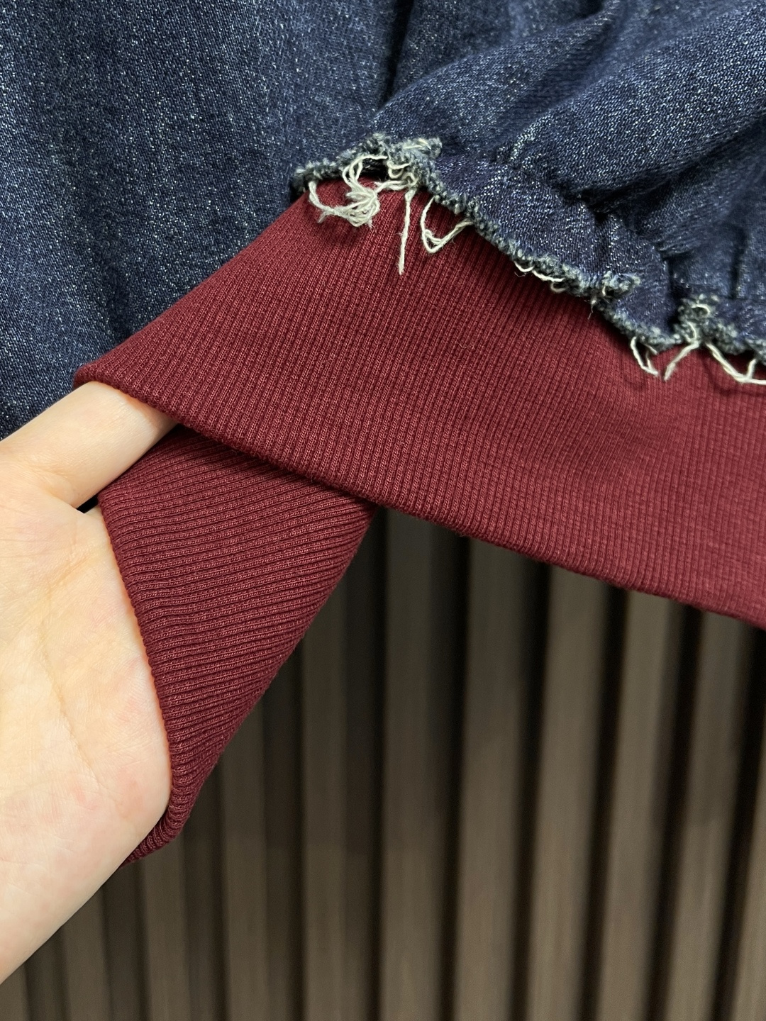 🛒🛒balenciaga 双环字母刺绣牛仔连帽外套 定制雾蓝锁纹纯棉牛仔料 以及赤焰磨绒卫衣料采用进口机