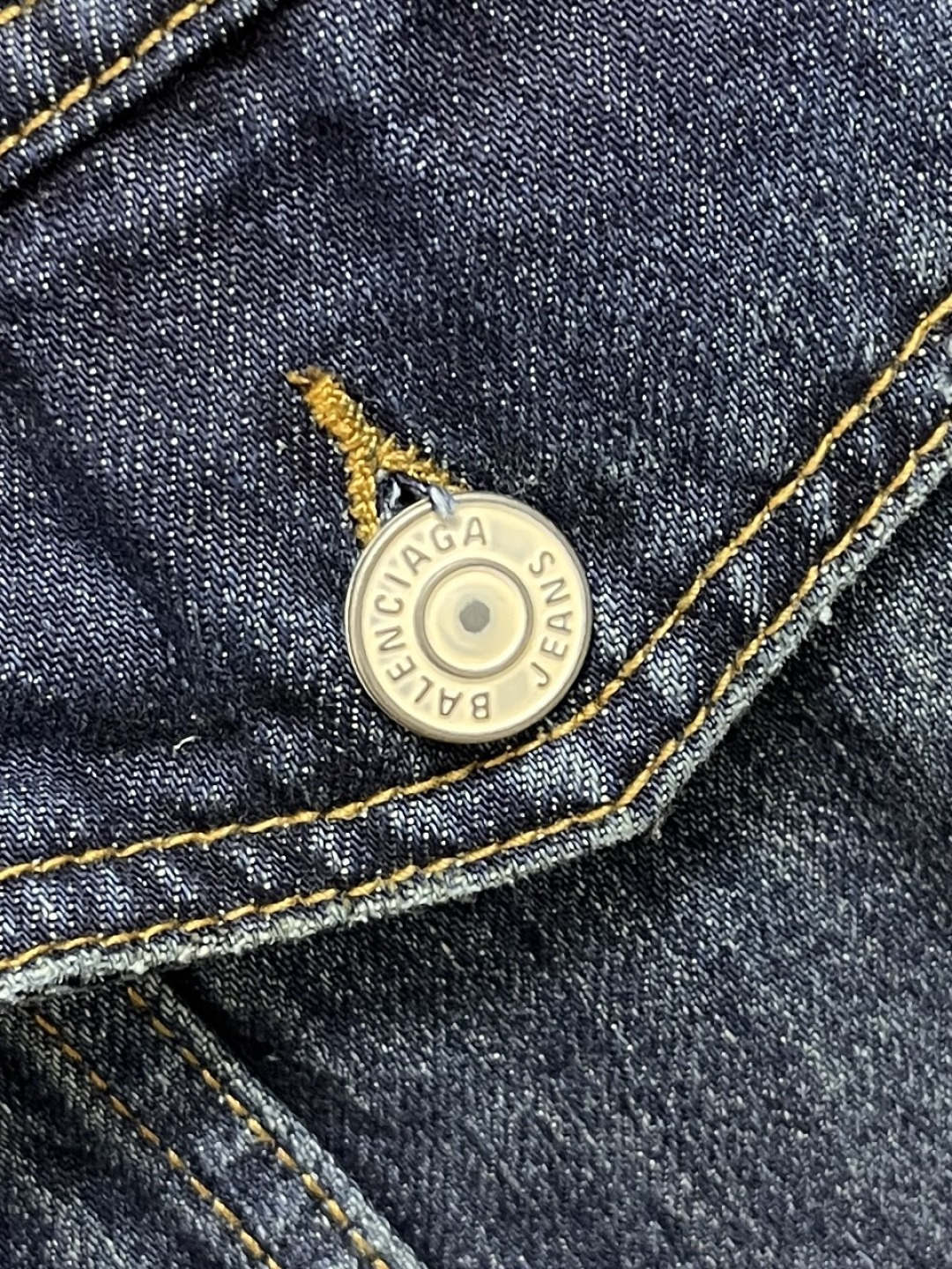 🛒🛒balenciaga 双环字母刺绣牛仔连帽外套 定制雾蓝锁纹纯棉牛仔料 以及赤焰磨绒卫衣料采用进口机