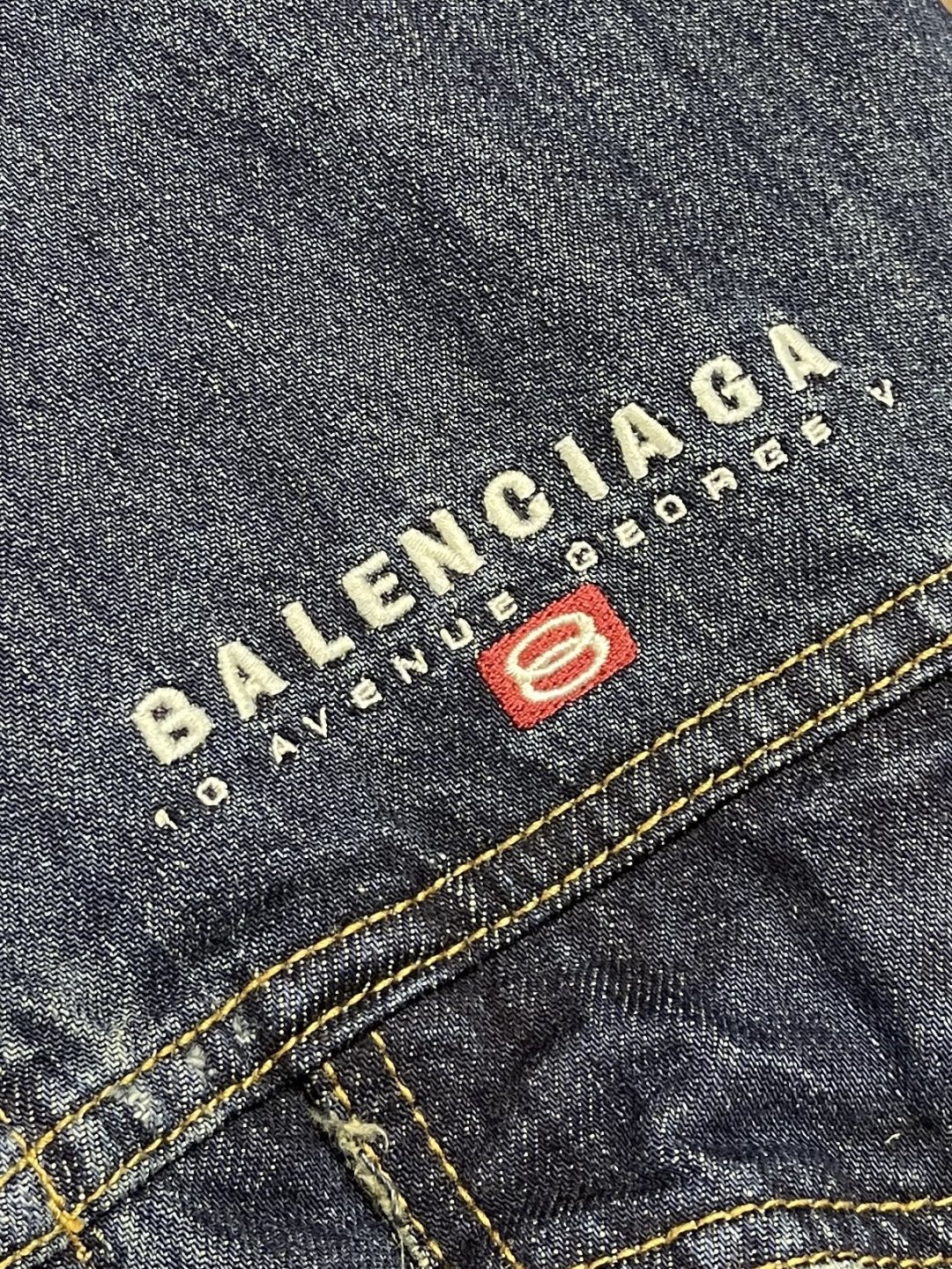 🛒🛒balenciaga 双环字母刺绣牛仔连帽外套 定制雾蓝锁纹纯棉牛仔料 以及赤焰磨绒卫衣料采用进口机