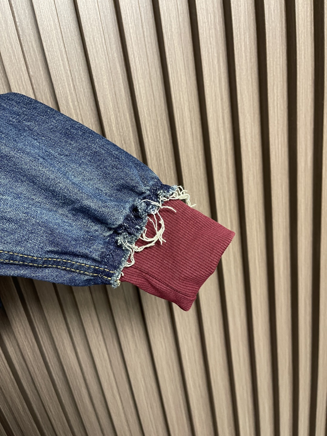 🛒🛒balenciaga 双环字母刺绣牛仔连帽外套 定制雾蓝锁纹纯棉牛仔料 以及赤焰磨绒卫衣料采用进口机