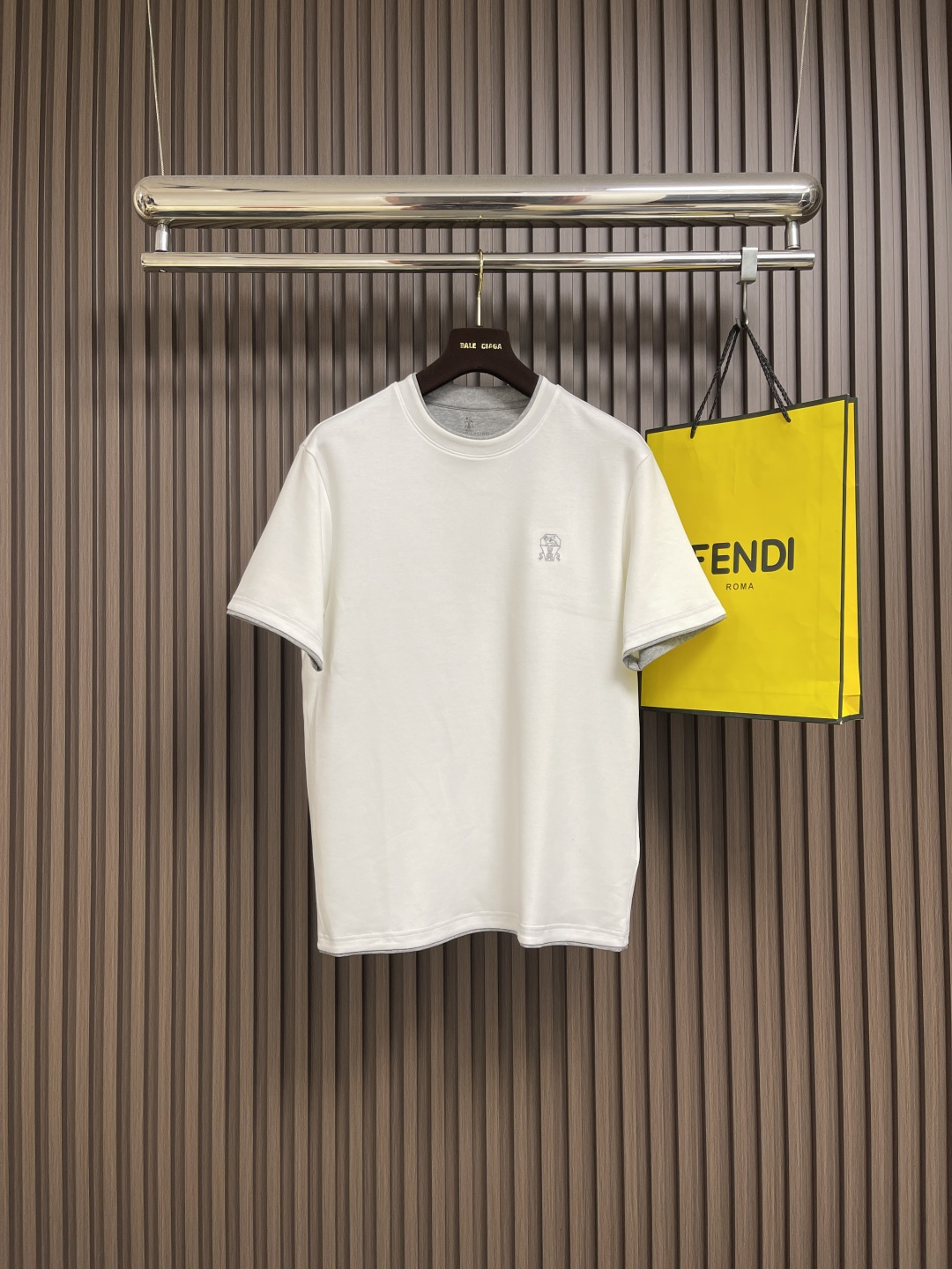 NO:563670,Brunello Cucinelli BC fake two-piece round neck short-sleeved T-shirt 25 new early autumn short-sleeved. Men's daily outing with closed eyes and short-sleeved high-end custom fabrics. The charm lies in creating a simple and luxurious fashion. You can match it casually to feel the unique temperament of British style.  The loose fit shows a casual style. Sizes M-5XL, brunello cucinelli, T-shirt, tees, t-shirt, alexander wang19860909Brunello Cucinelli BC 假两件圆领短袖T恤 25早秋新款短袖 男士日常出门闭眼搭高级定制面料短袖 魅力在于创造了简约奢华感的时尚,随意搭配感受英式风格独特气质．宽松的版型展现出休闲随意的风格.尺码M-5XL,,brunello cucinelli,T-shirt,tees，t-shirt,alexander wang,Men's clothing