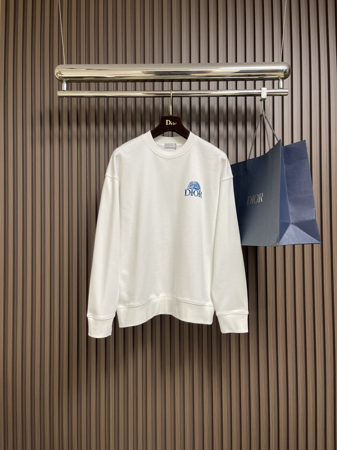 NO:563674,Dior 2025ss new autumn and winter long-sleeved T-shirt, classic logo design, versatile customized fabric, soft and delicate, comfortable and breathable, extremely skin-friendly, a basic model that is indispensable in men's wardrobe. It is a low-key design, a must-have, size S-XXL, dior, tees, t-shirt, alexander wang19860909Dior 2025ss秋冬新品长袖T恤,经典Logo设计,百搭款定制面料,柔软细腻 舒适透气,亲肤感极高,男人的衣柜都少不了基础款 是低调的设计 必备款,尺码S-XXL,,dior,tees，t-shirt,alexander wang,Men's clothing