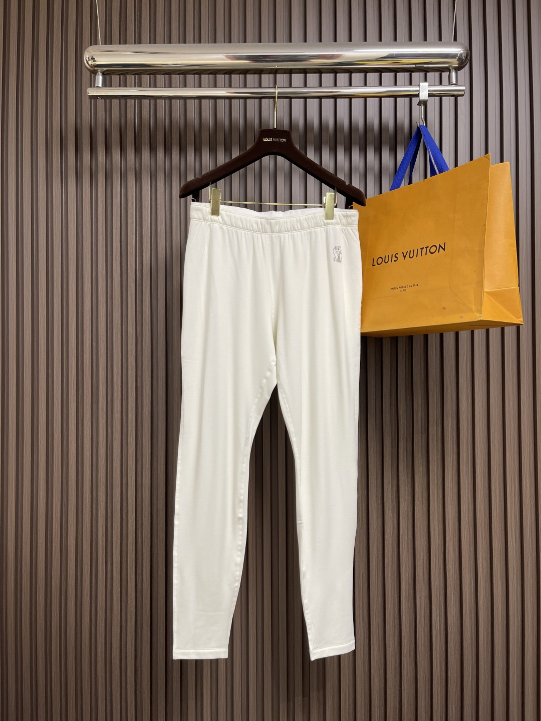 NO:571300,Tops and pants Brunello Cucinelli BC 2025SS early autumn new long-sleeved leggings and leggings set, handsome and fashionable, simple and versatile. The cotton fabric is not only crisp and maintains the trendy silhouette, but also comfortable to wear, and the yarn is more delicate. Sizes M-3XL, brunello cucinelli, alexander wang19860909上衣 裤子 Brunello Cucinelli BC 2025SS早秋新款长袖打底衣打底裤套装,帅气时尚,简约百搭款.面料棉不仅挺括,保持潮流的廓形,又穿着舒适,纱织更细腻.尺码M-3XL,,brunello cucinelli,alexander wang,Men's clothing