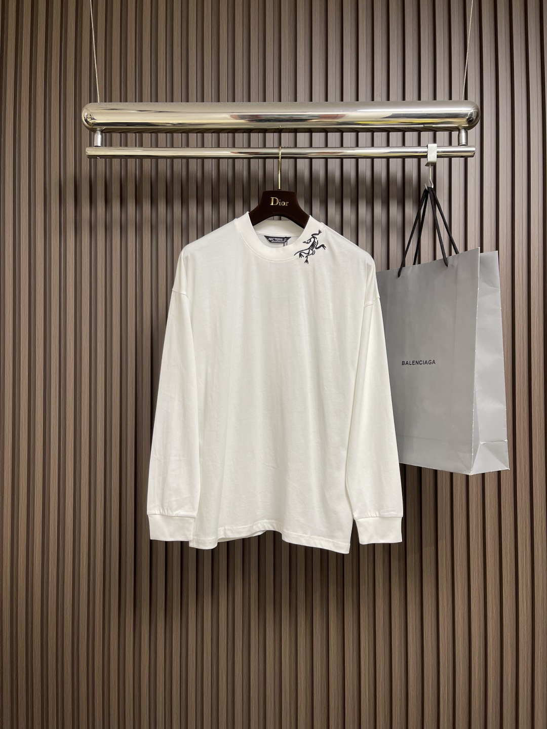 NO:569783,ARCTERYC 2025FW early autumn new long-sleeved T-shirt, an indispensable base long-sleeved shirt, this is the one your wardrobe lacks, it is so comfortable, it is really easy to wear, it is super comfortable against the body!  !  Can be worn under anything, the fabric is customized to 280 grams of pure cotton, and the accessories are customized to restore the quality!  Size M-3XL,arc'teryx,tees,t-shirt,alexander wang19860909ARCTERYC 始祖鸟 2025FW早秋新款长袖T恤,必不可少的打底长袖衫,这就是你衣柜缺的那件,舒服的它真的太好穿了,贴身超级舒适！！可以穿在一切的里边,面料定制280克纯棉,定制辅料还原度！尺码M-3XL,arc'teryx,tees，t-shirt,alexander wang,Men's clothing